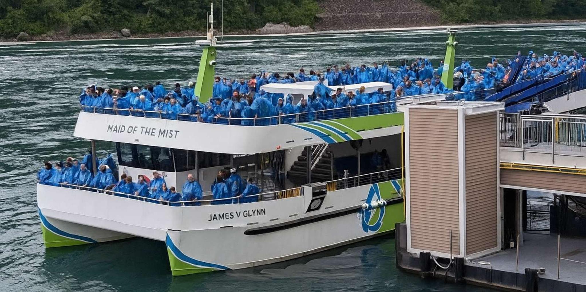 Niagara Falls USA Boat Tour with Guided Walk 2 hr