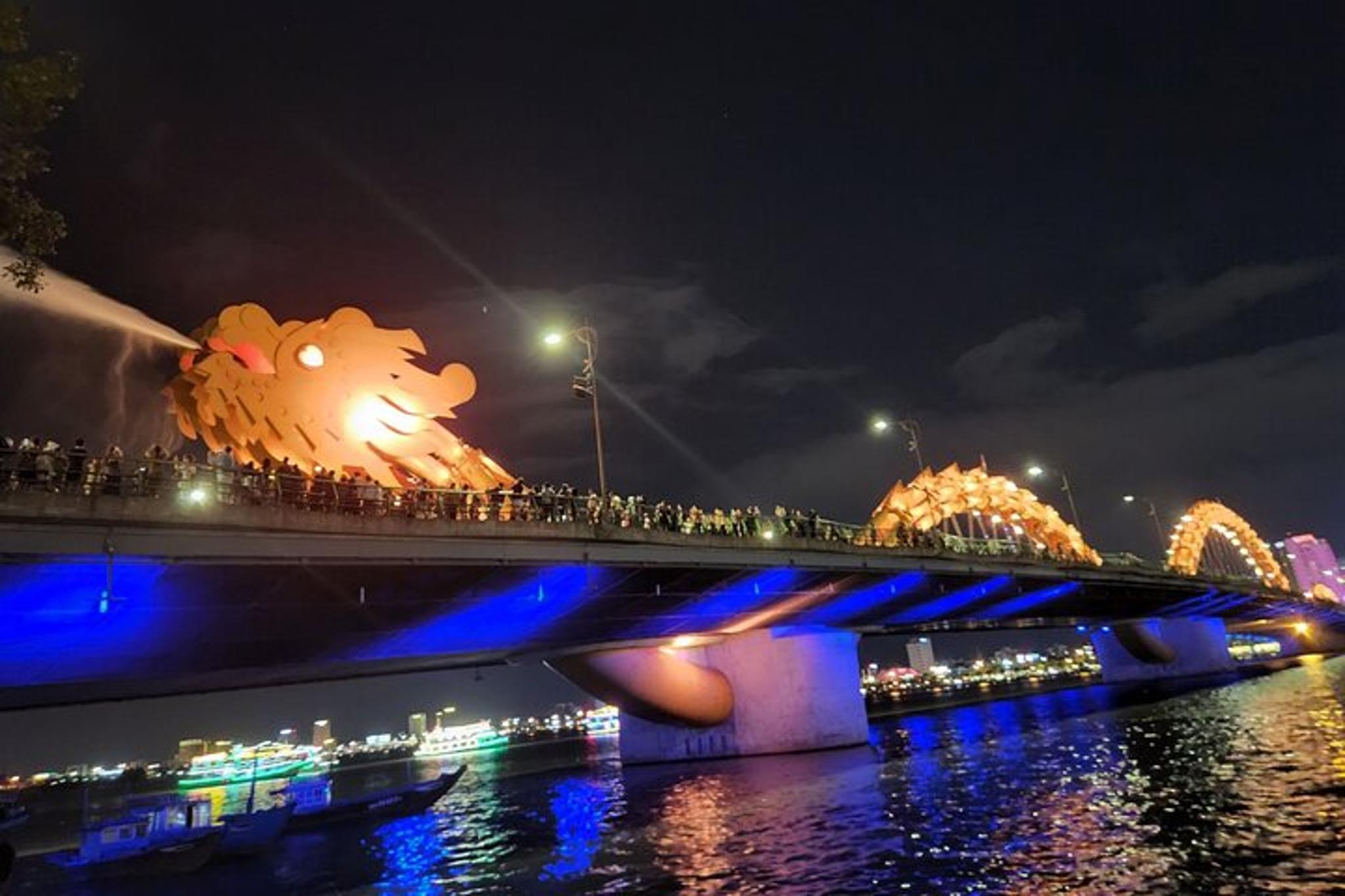 Da Nang Nightlife Tour with Dinner and Dragon Fire Show - Image 2
