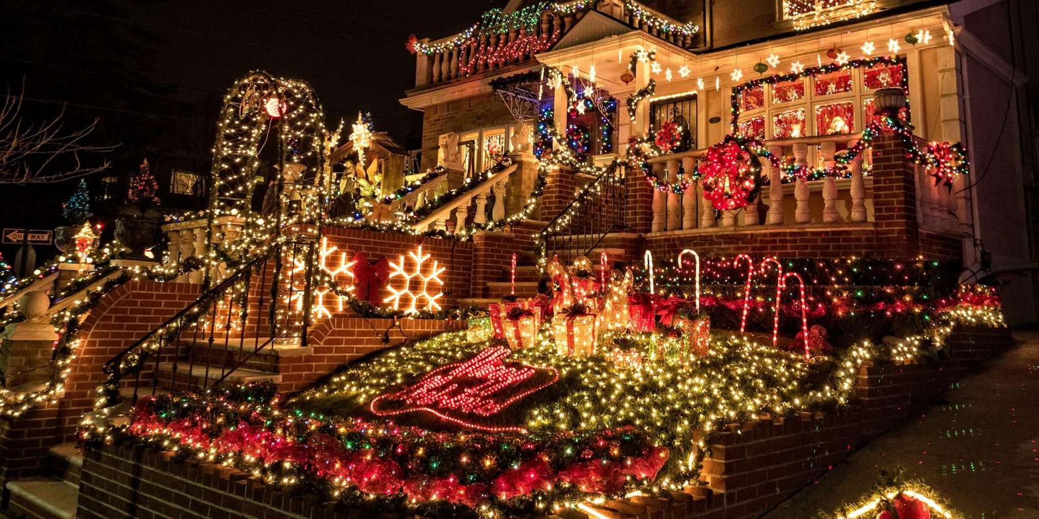 New York City Christmas Lights Tour in Dyker Heights - Image 1