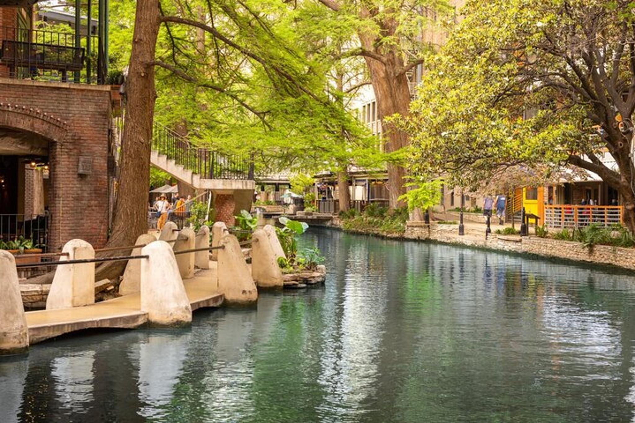 San Antonio Private Airport Transfer - Image 5