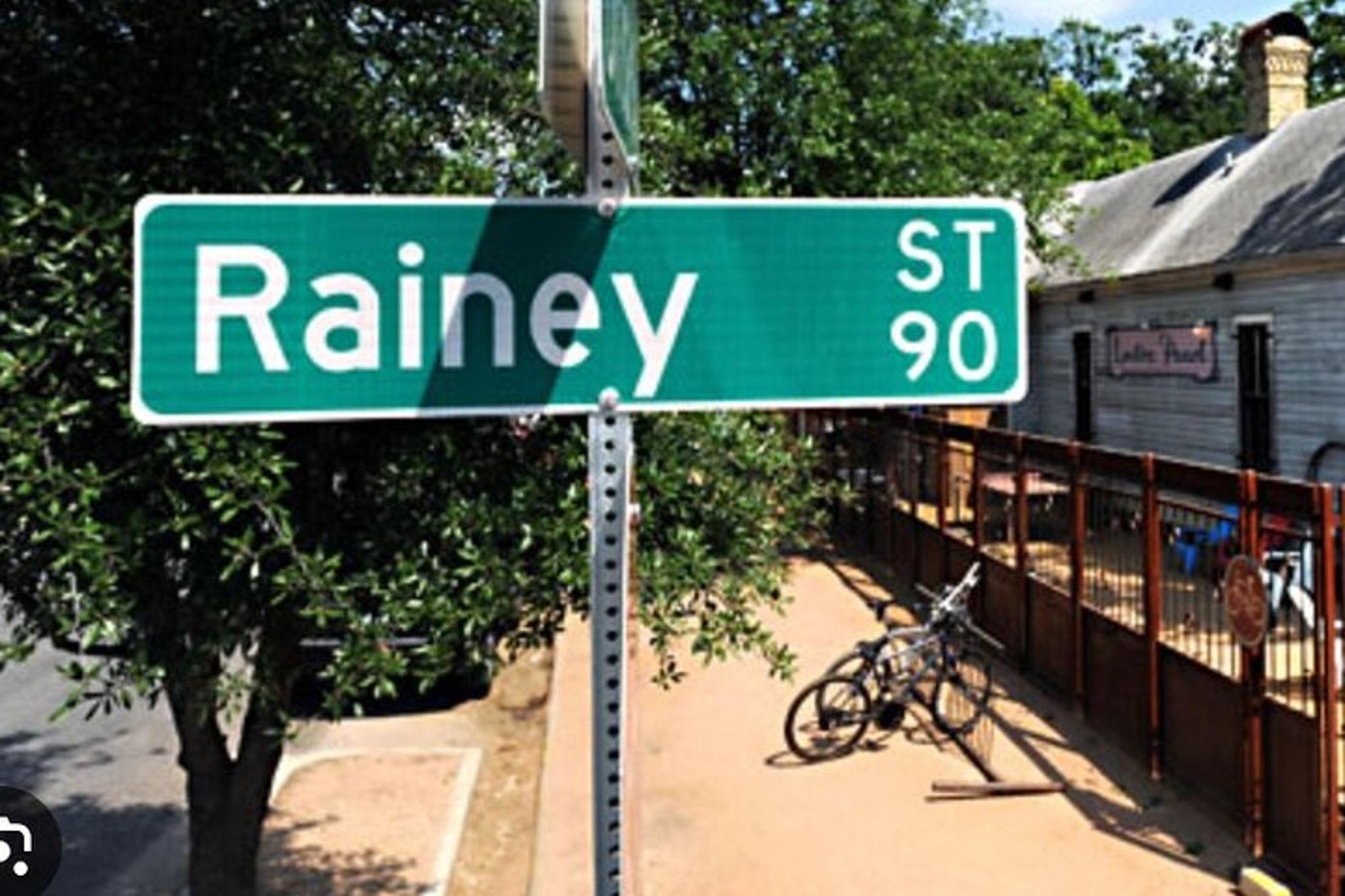 Austin Walking Tour in the Afternoon - Image 4