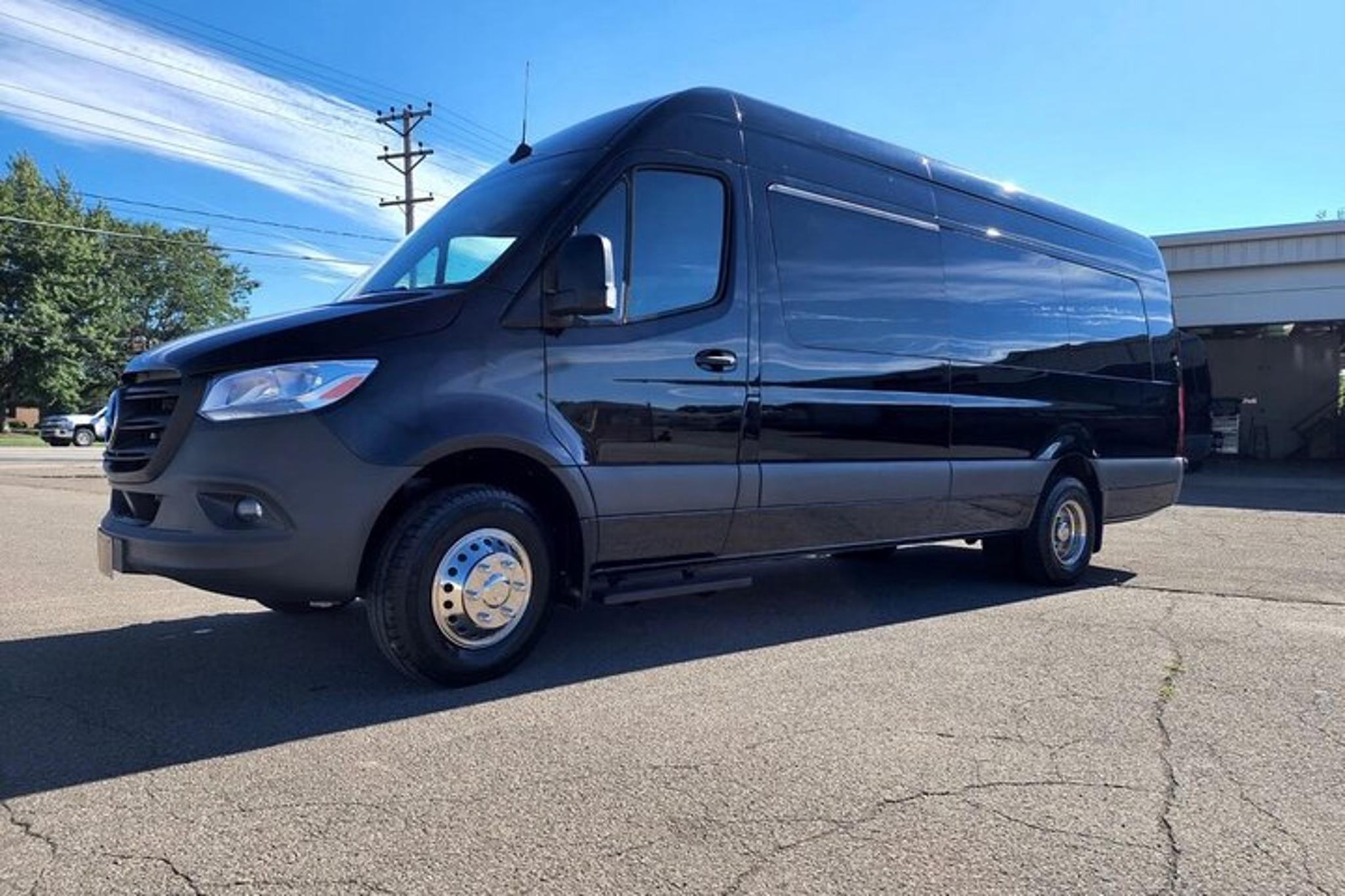 New Orleans Transportation Service - Image 1