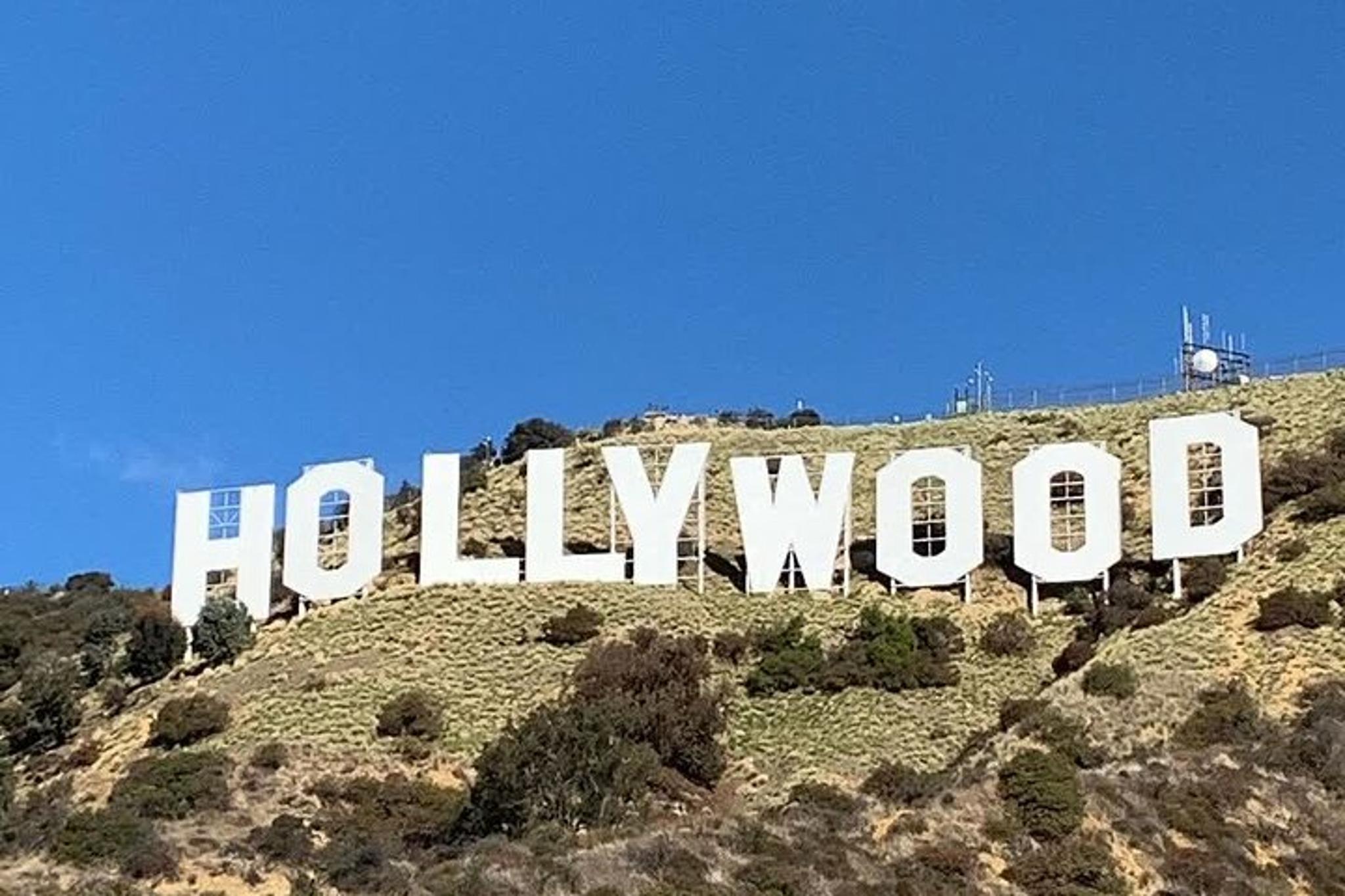 Santa Monica Private Tour with Restaurant and Bar Stops - Image 5