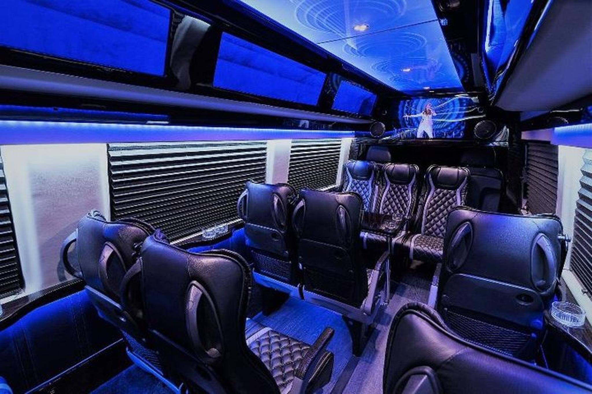 Chicago One-Way Transfer by Mercedes Sprinter - Image 2