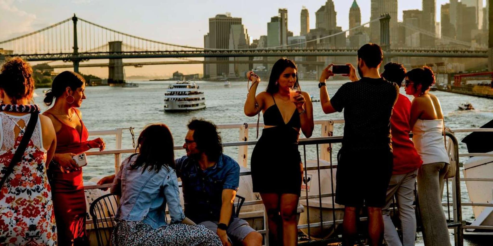 New York City 4th of July Fireworks Cruise - Image 6