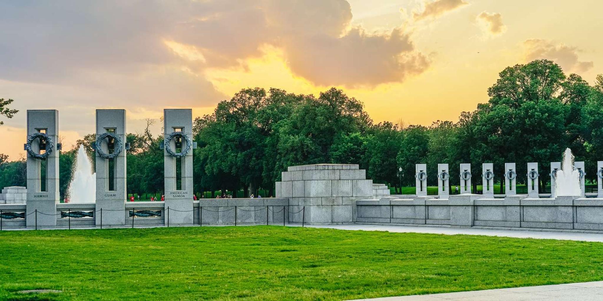 Washington DC Memorials Night Bus Tour - Image 2