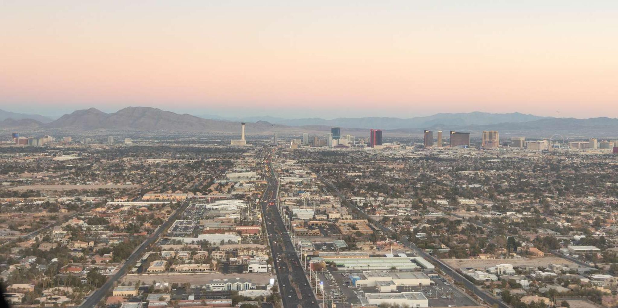 Las Vegas Helicopter Night Flight Over the Strip - Image 6