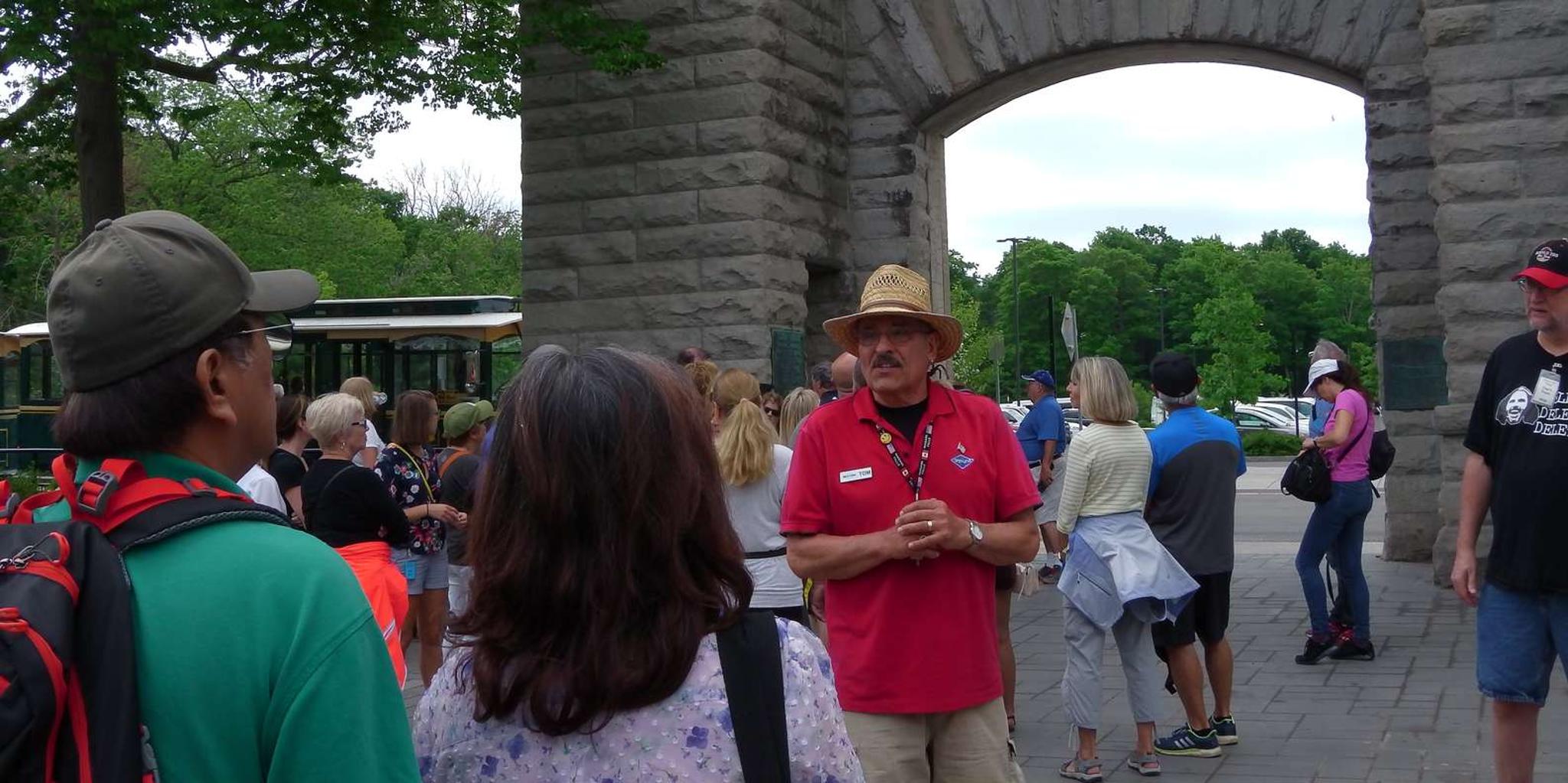 Niagara Falls Maid of the Mist & Cave Adventure - Image 3