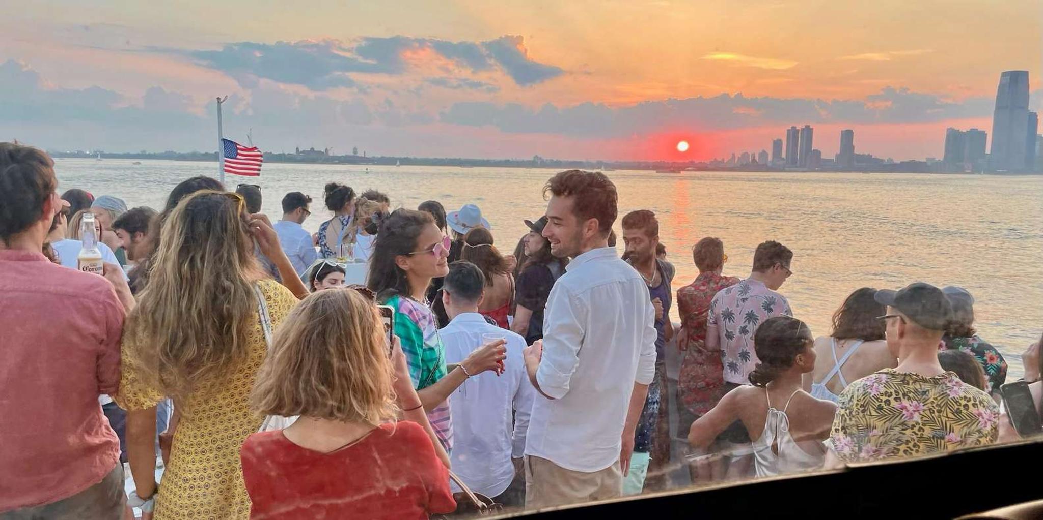 New York City Sunset Boat Tour - Image 6