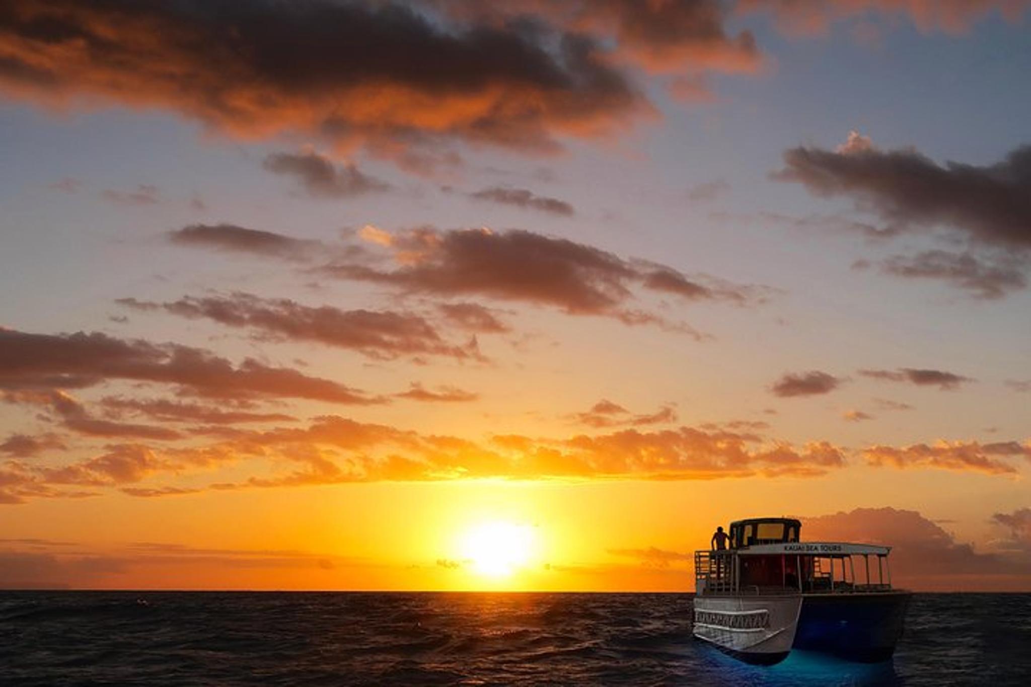 Kauai Na Pali Coast Sunset Cruise - Image 2