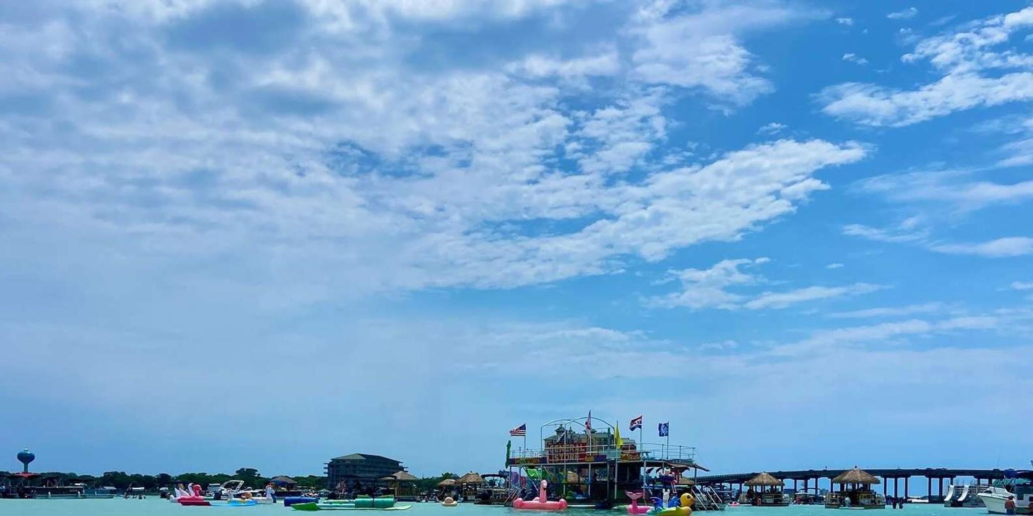 Destin Crab Island Cruise with Paddleboarding - Image 4