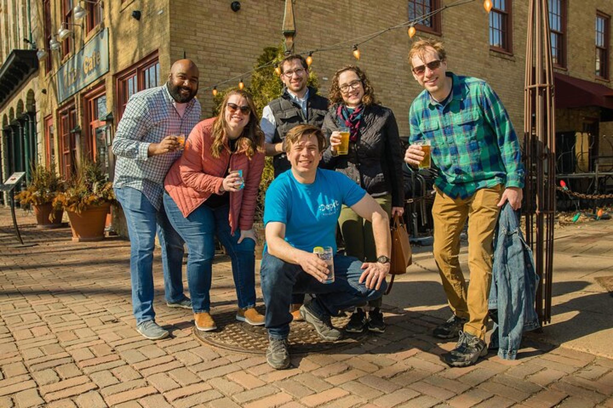 Minneapolis Bar Crawl: Hidden Bars & Stories - Image 3