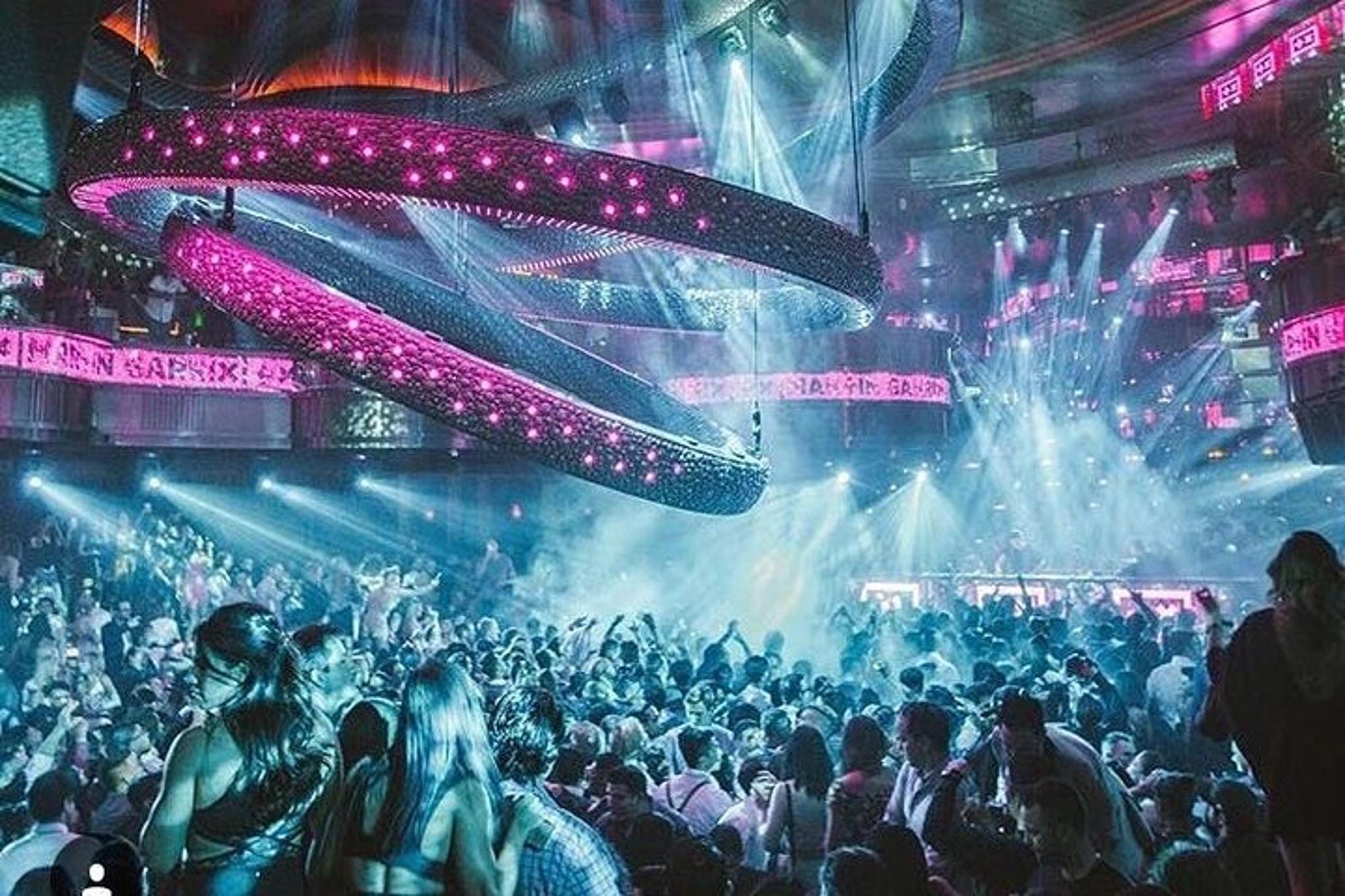 Las Vegas Nightclub Party Bus Tour - Image 4