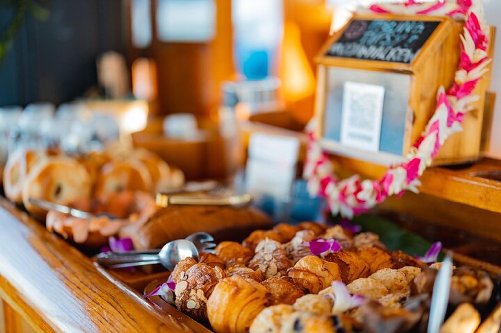 Waikiki Morning Coffee Yacht Cruise - Image 3