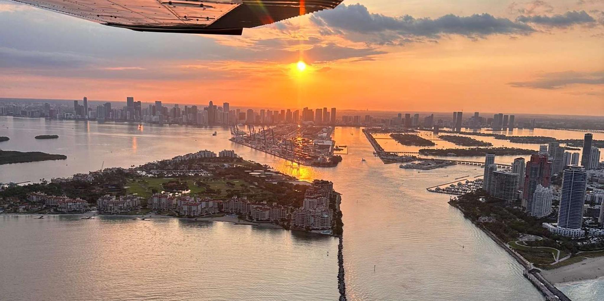 Miami Sunset Flight with Champagne - Image 2