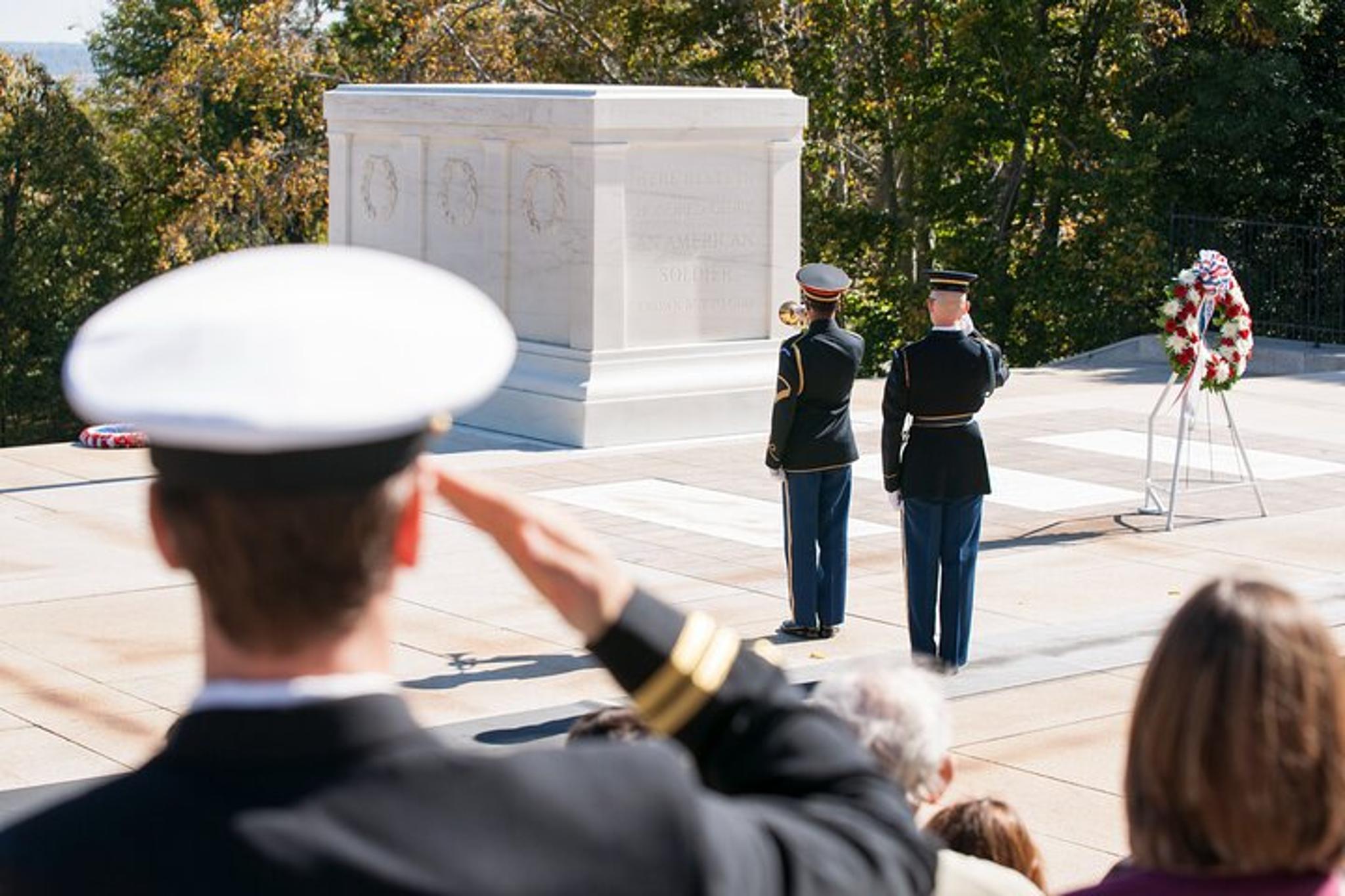 Arlington Cemetery Tour with Guard Ceremony - Image 3
