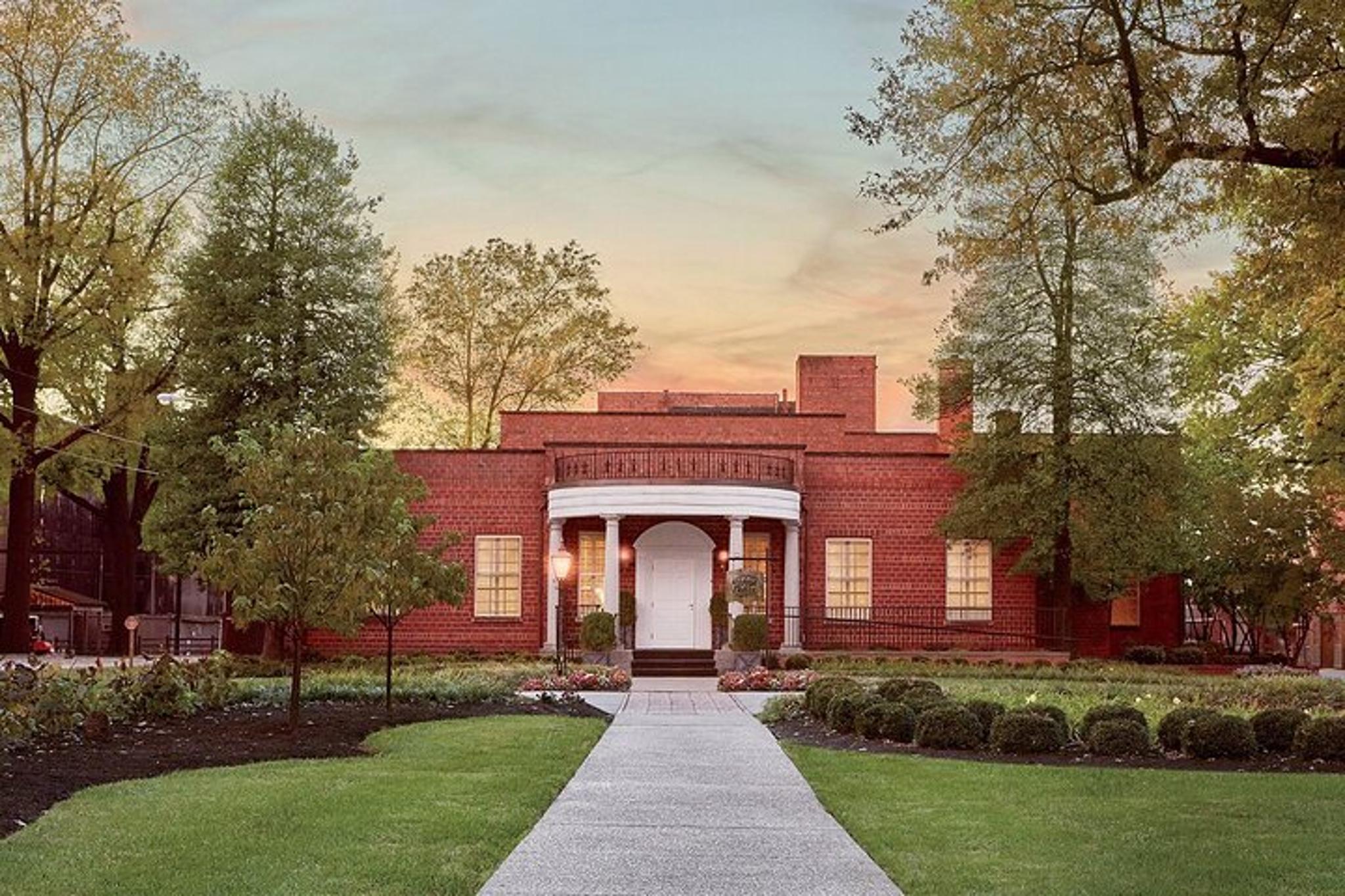 Louisville Bourbon Distillery Private Tour - Image 3