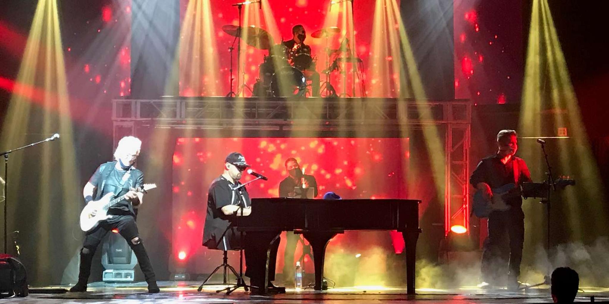 Las Vegas Piano Man Live Show - Image 6