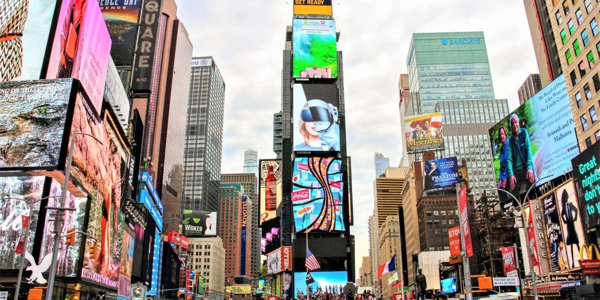 New York Fashion Shopping Tour with a Stylist - Image 4