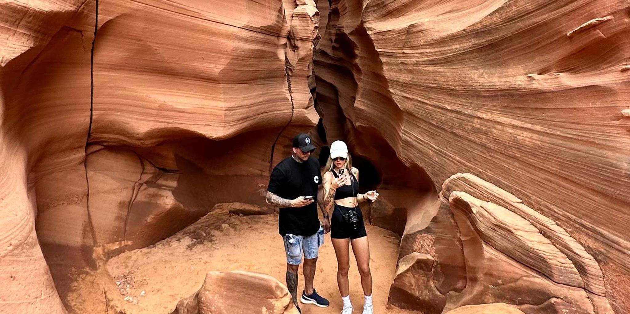 Las Vegas Antelope Canyon and Horseshoe Bend Tour - Image 3
