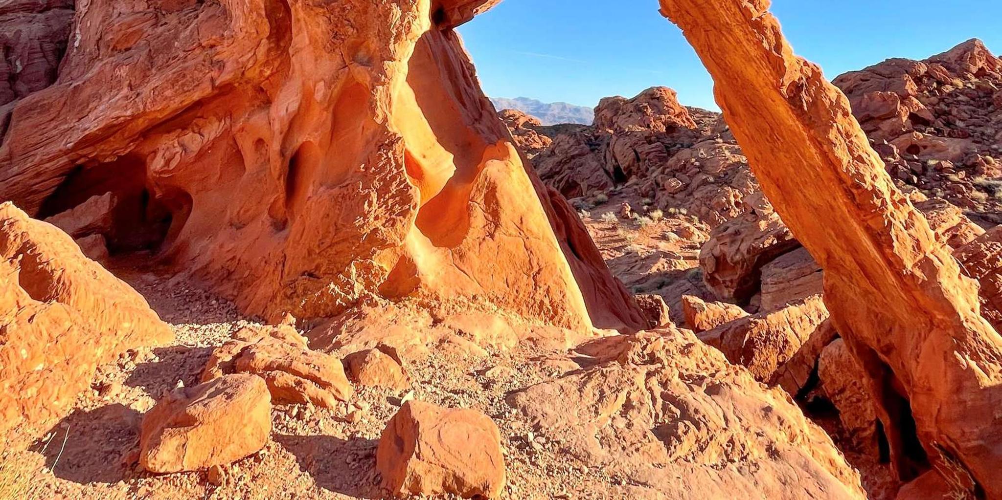 Valley of Fire Tour and Hike