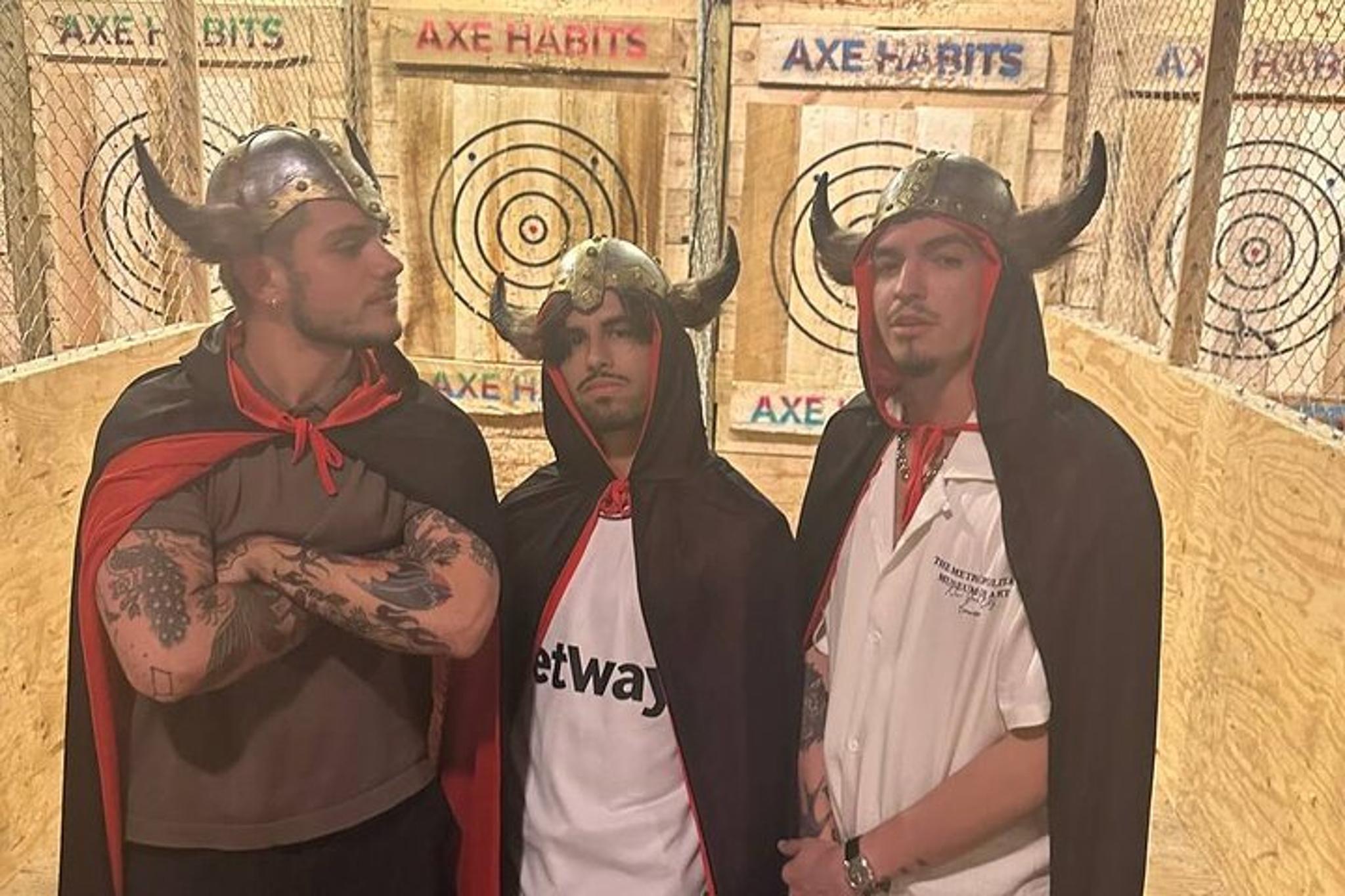 Miami Axe Throwing Experience 90 Min - Image 5