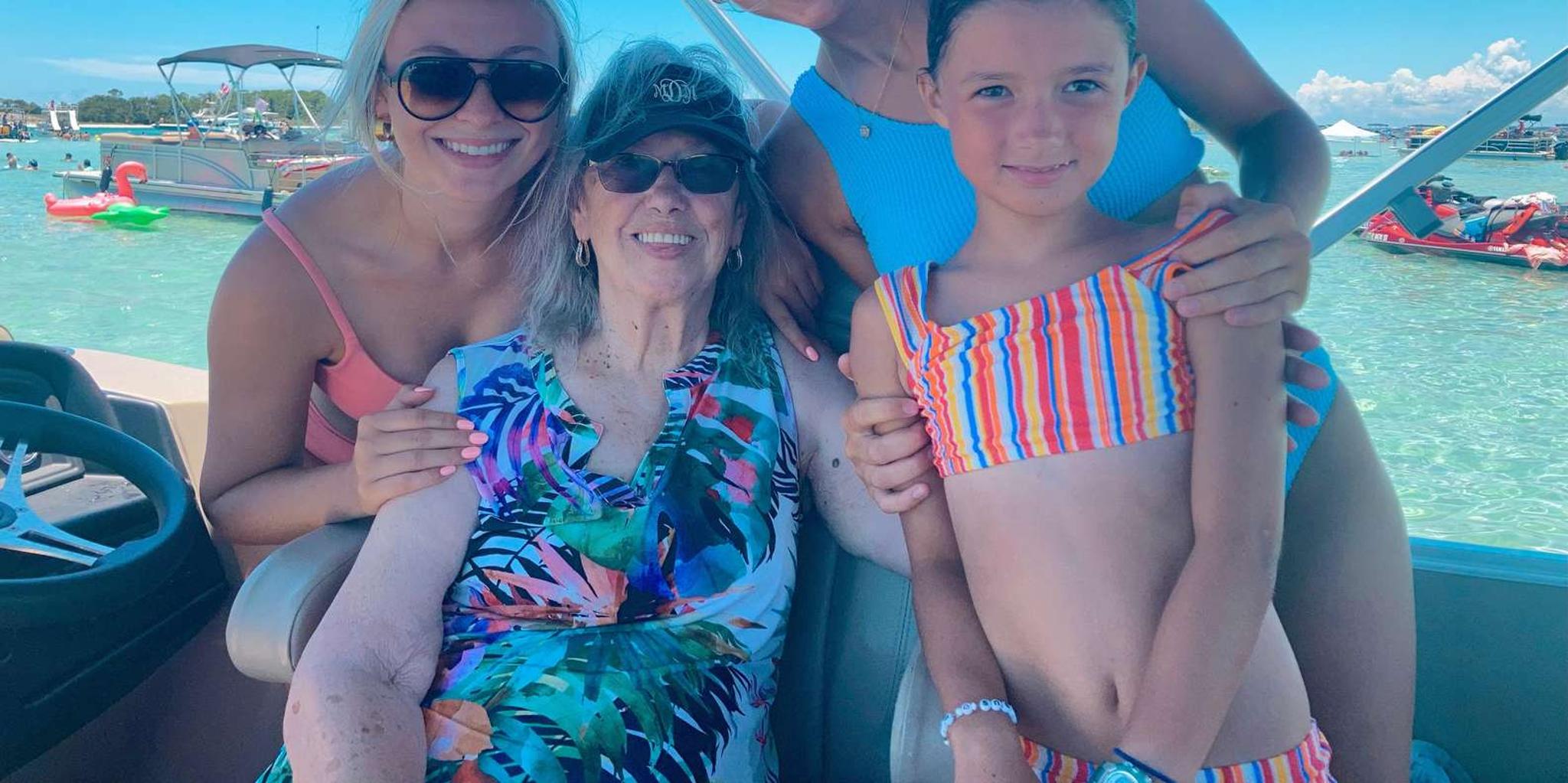 Fort Walton Pontoon Boat Rental to Crab Island