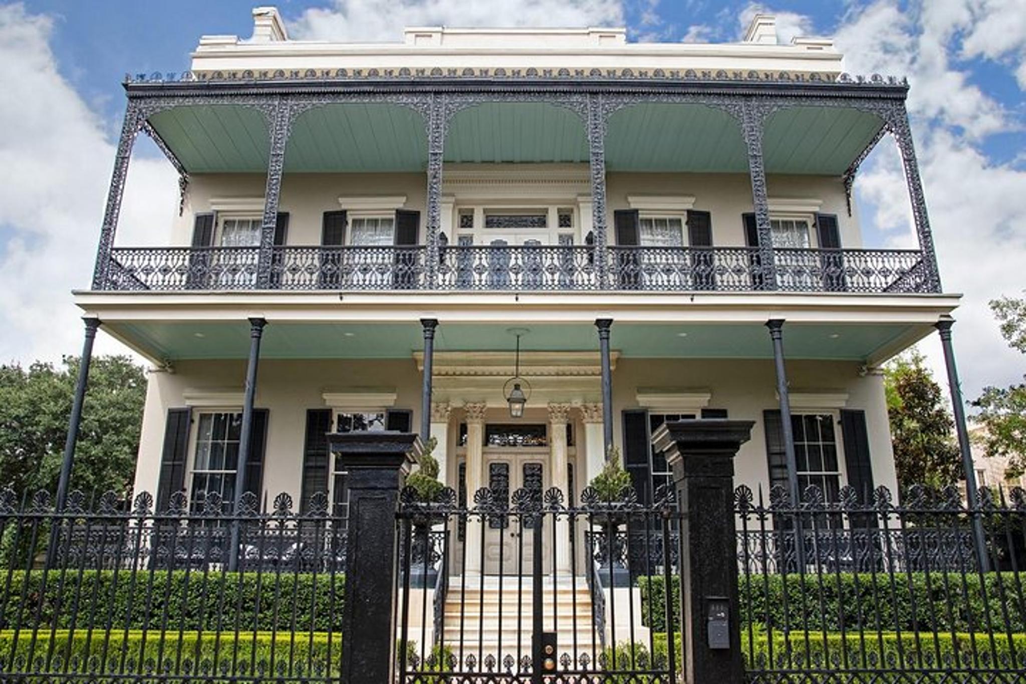 New Orleans Garden District Walking Tour
