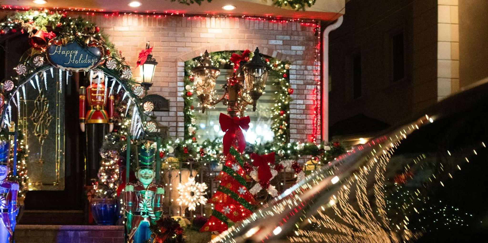 New York City Dyker Heights Christmas Lights Tour