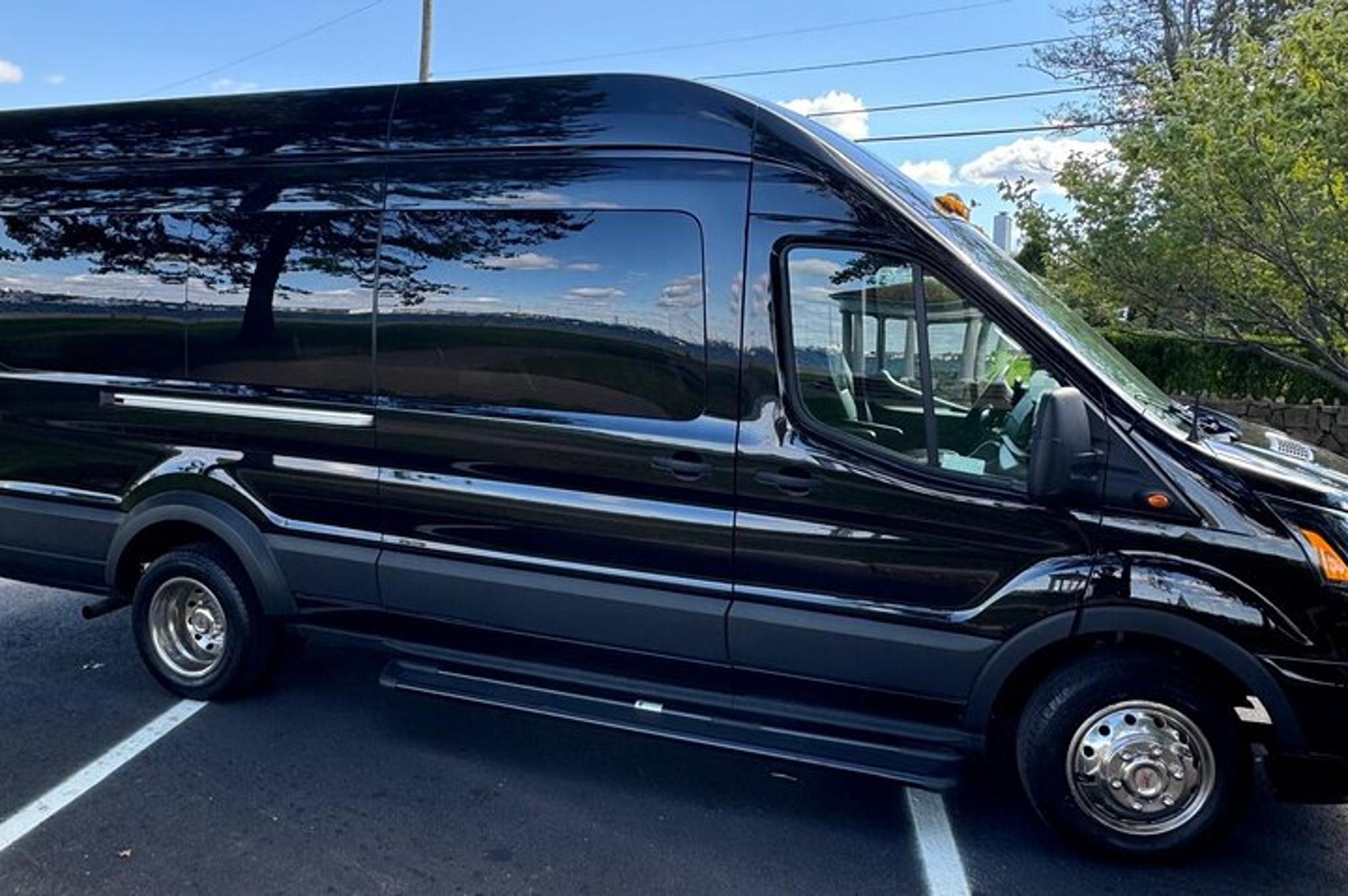 Newport Van Tour with Breakers Admission 3 hr - Image 3