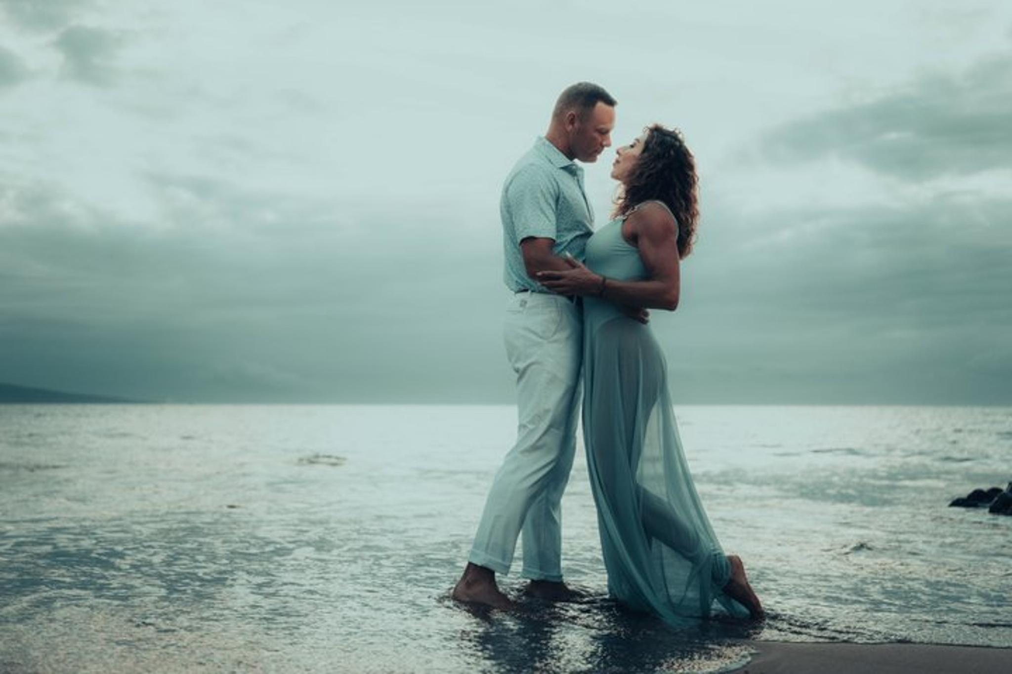 Maui Romantic Photoshoot - Image 2