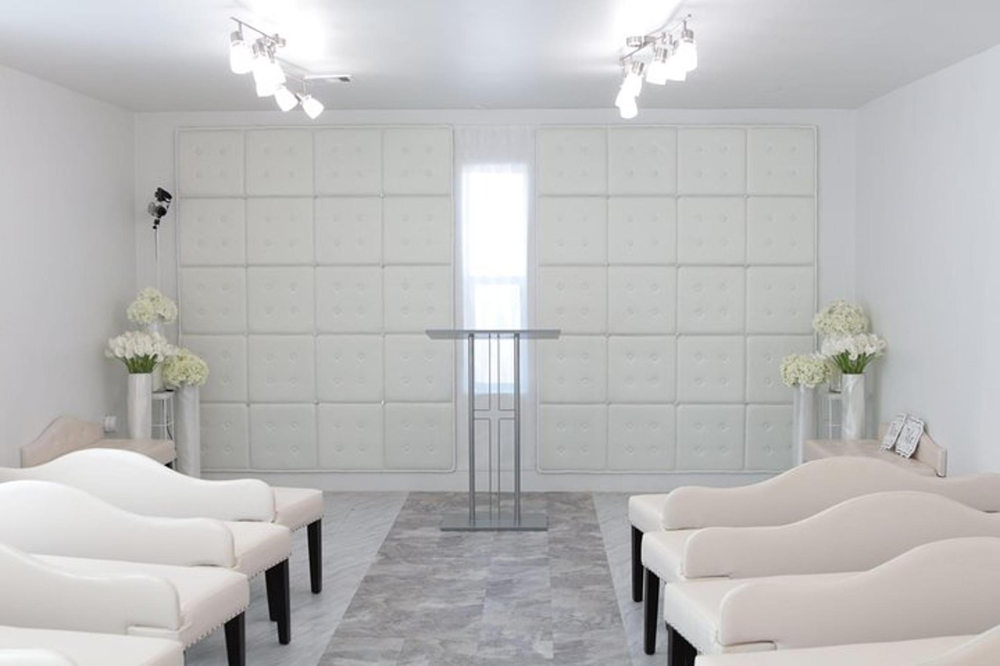 Las Vegas Wedding at Paradise Wedding Chapel - Image 6