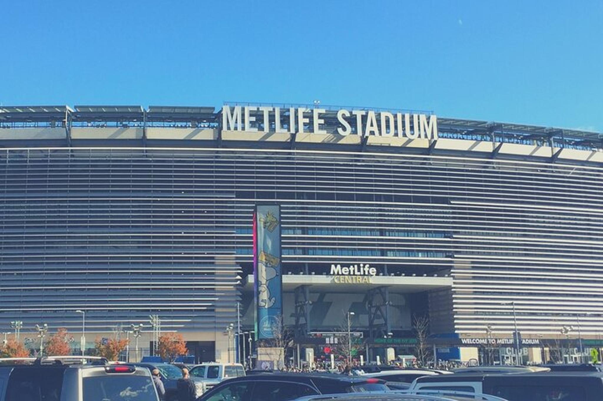 New York Giants Football Game at MetLife Stadium - Image 2