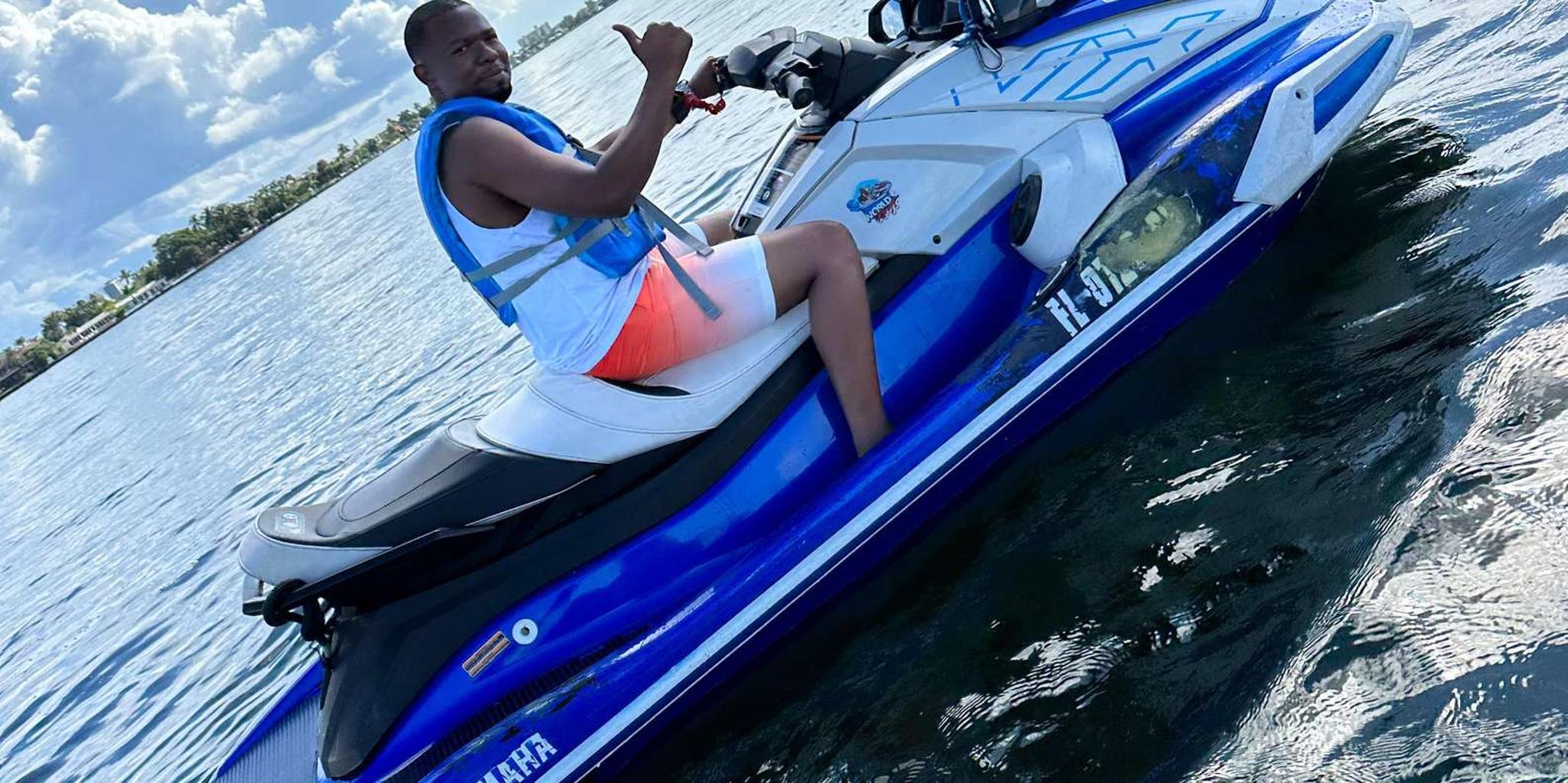 Miami Beach Boat Ride and Jet Ski Rental - Image 4