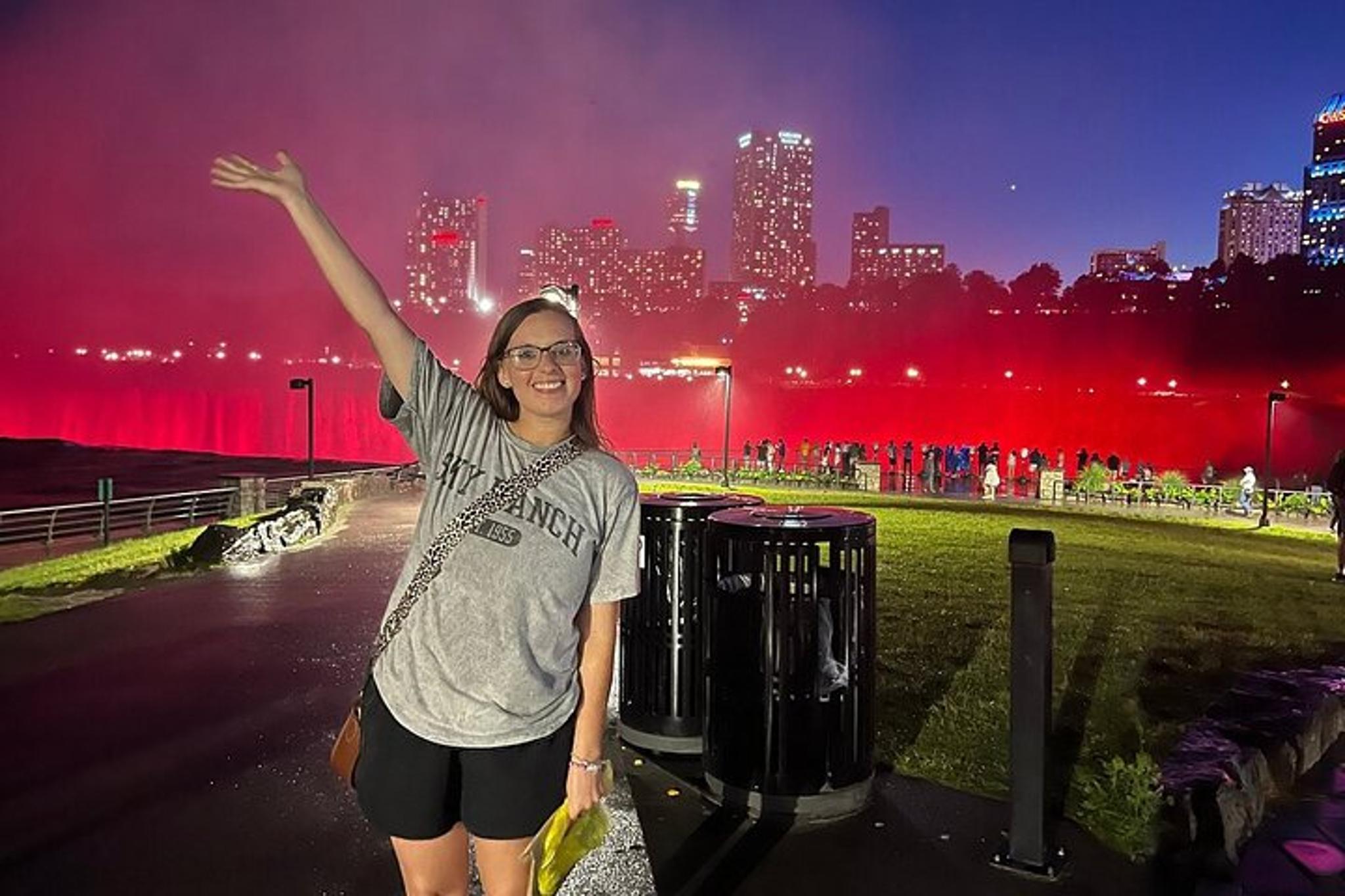 Niagara Falls Evening Tour & Fireworks - Image 1