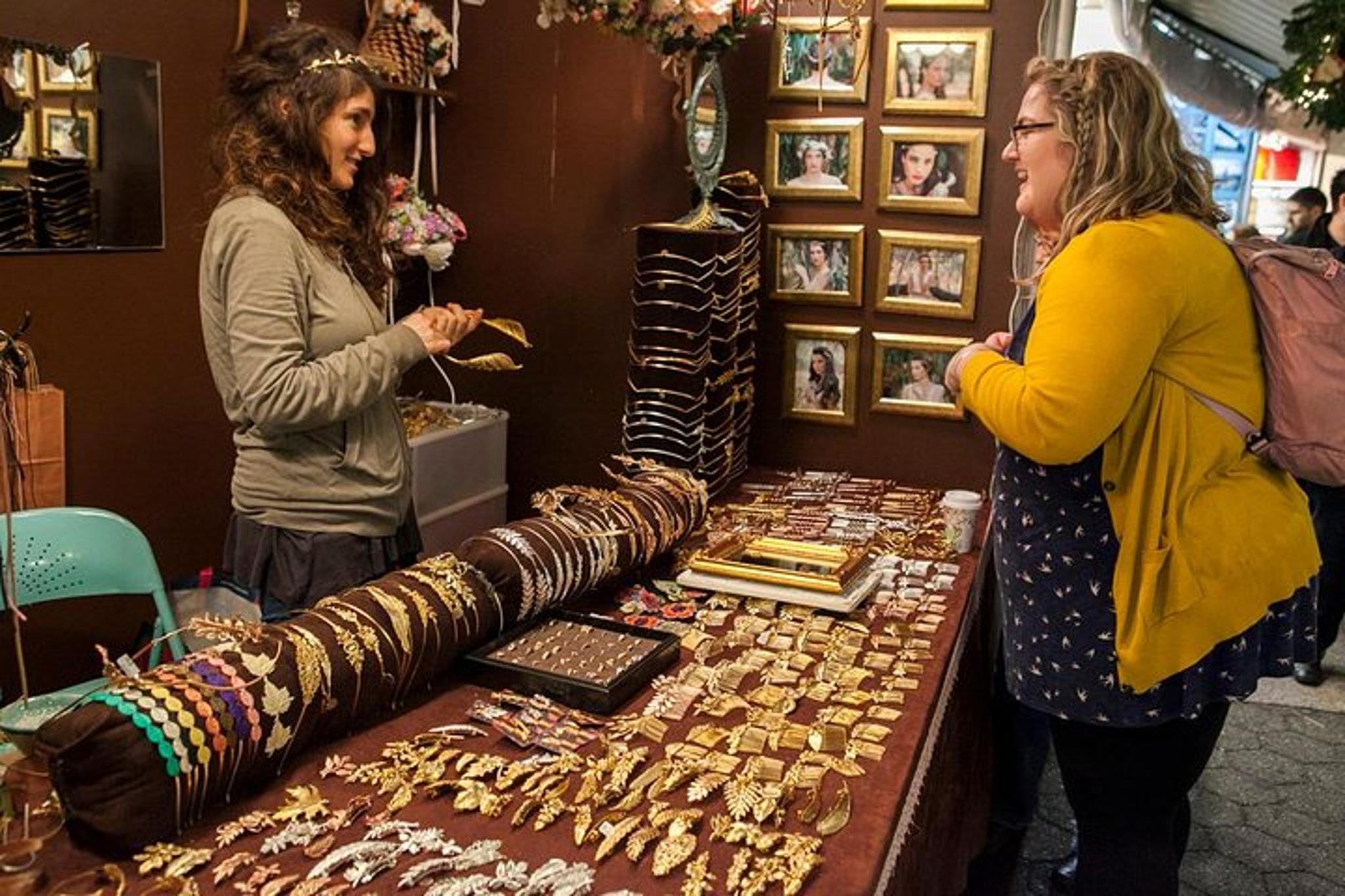 New York City Christmas Lights and Markets Walking Tour - Image 5