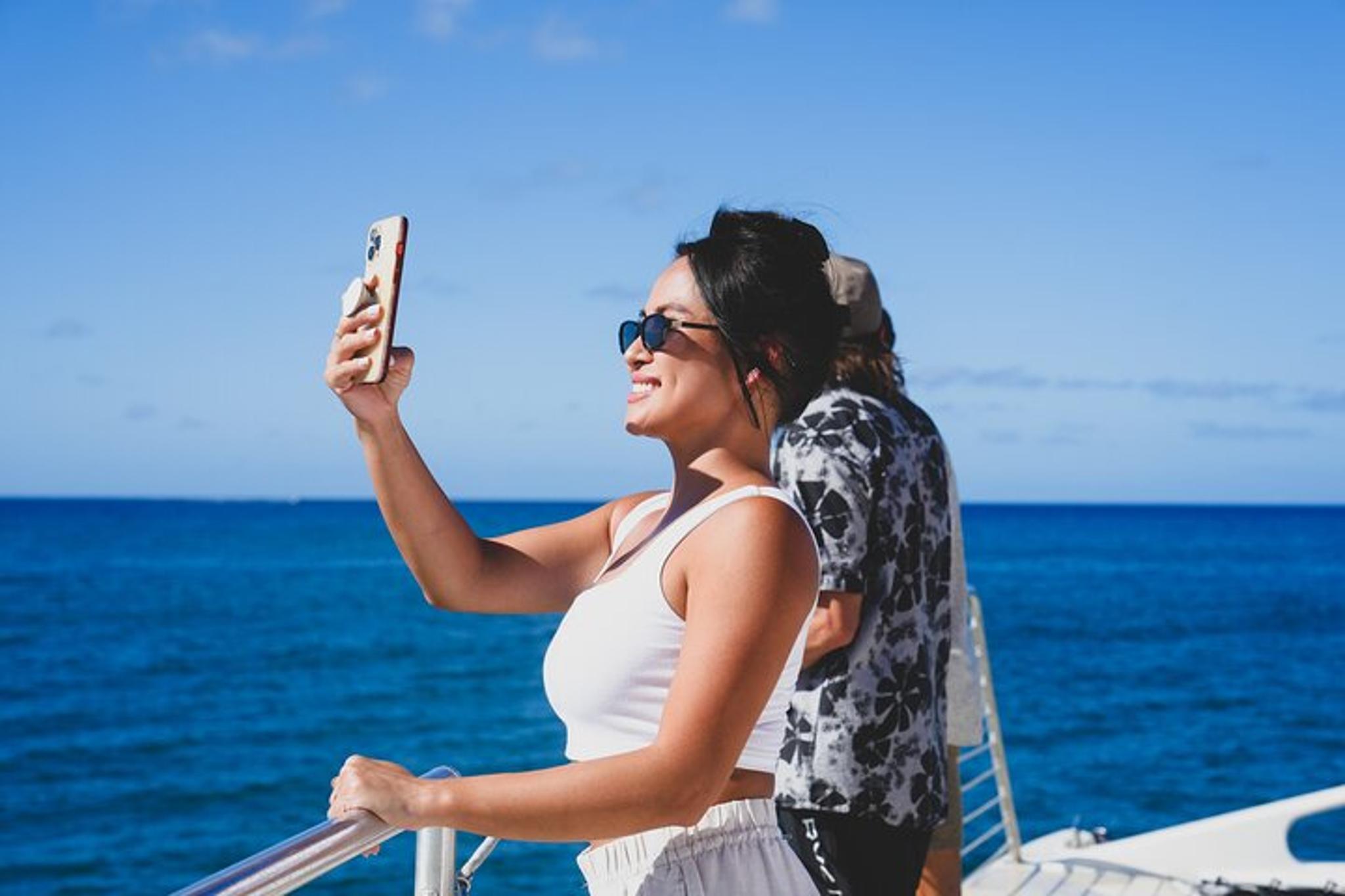 West Oahu Dolphin Watch and Snorkel Sail - Image 6