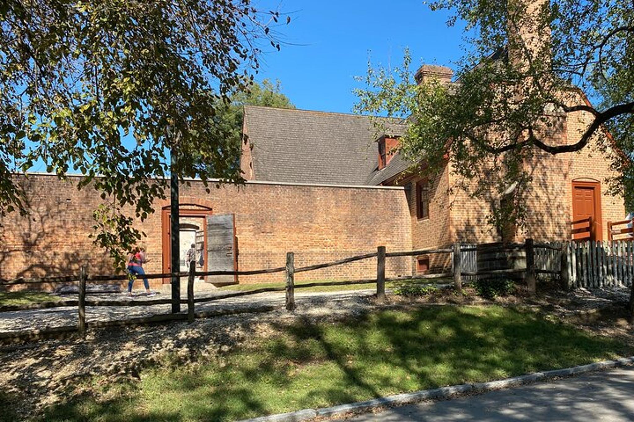Williamsburg Architectural Tour - Image 5
