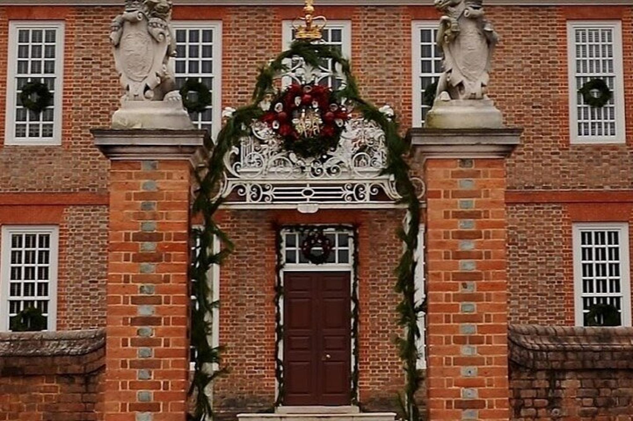Williamsburg Christmas Traditions Walking Tour - Image 3