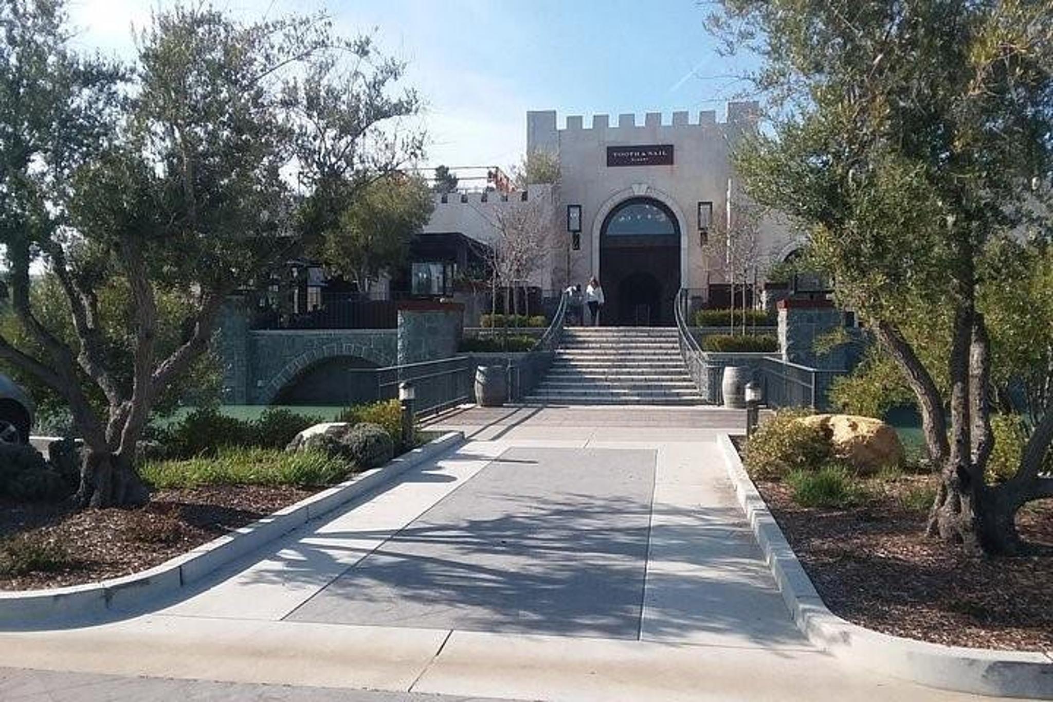 Paso Robles Limousine Wine Tour - Image 2