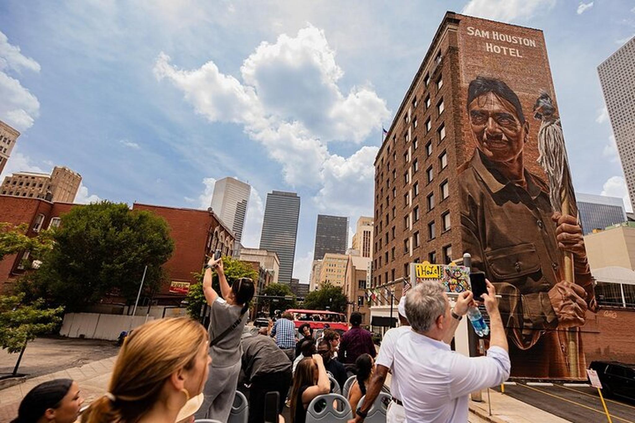 Houston Mural Tour & Butterfly Center 90 Min - Image 2