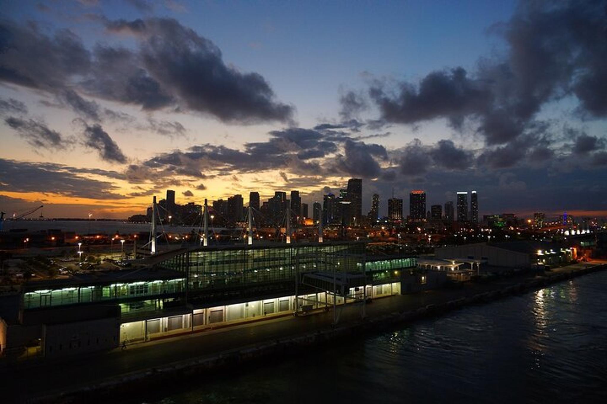 Miami Celebrity Homes and Biscayne Bay Cruise - Image 4
