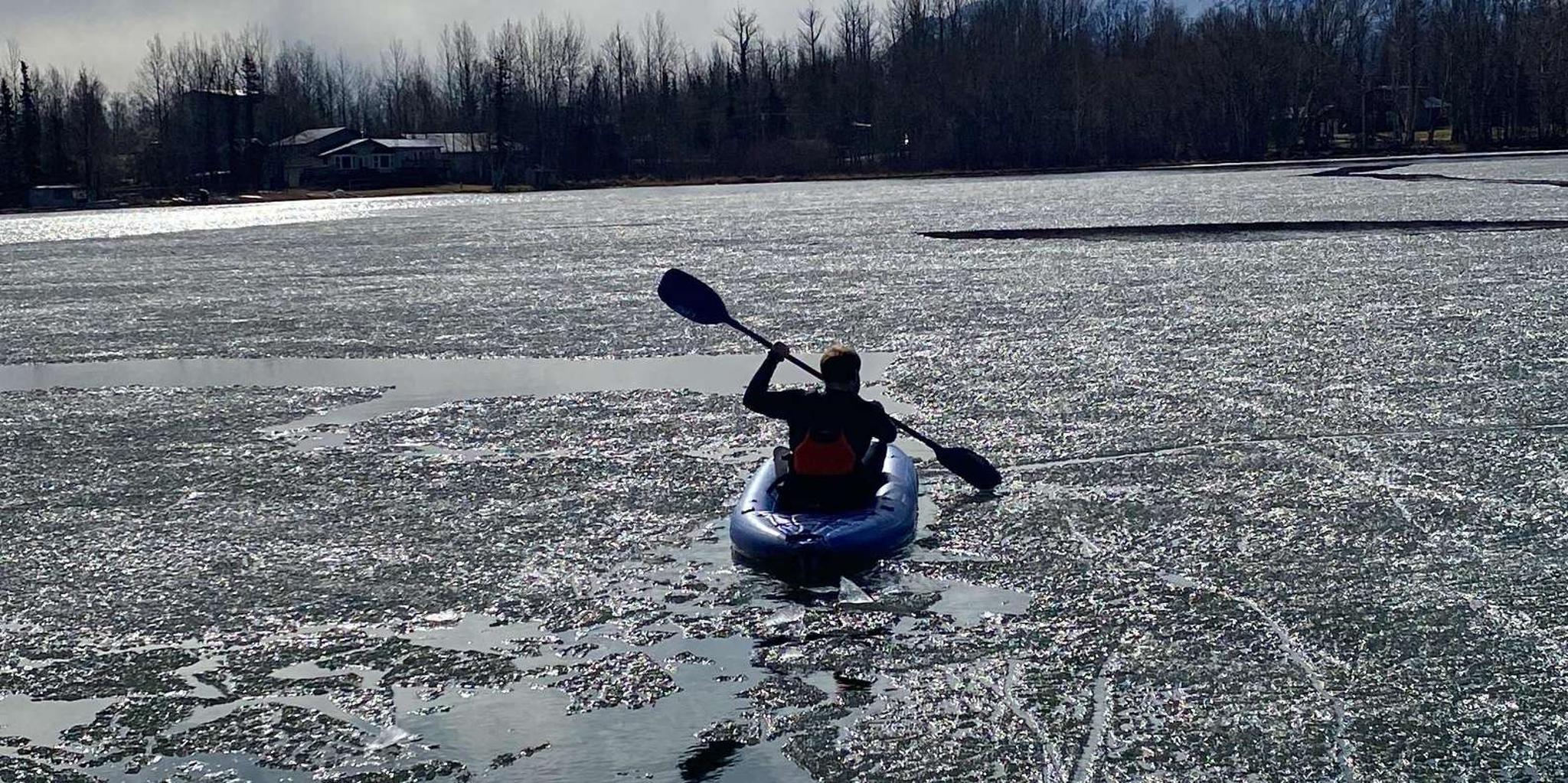 Palmer Kayaking Experience in Cold Weather - Image 5