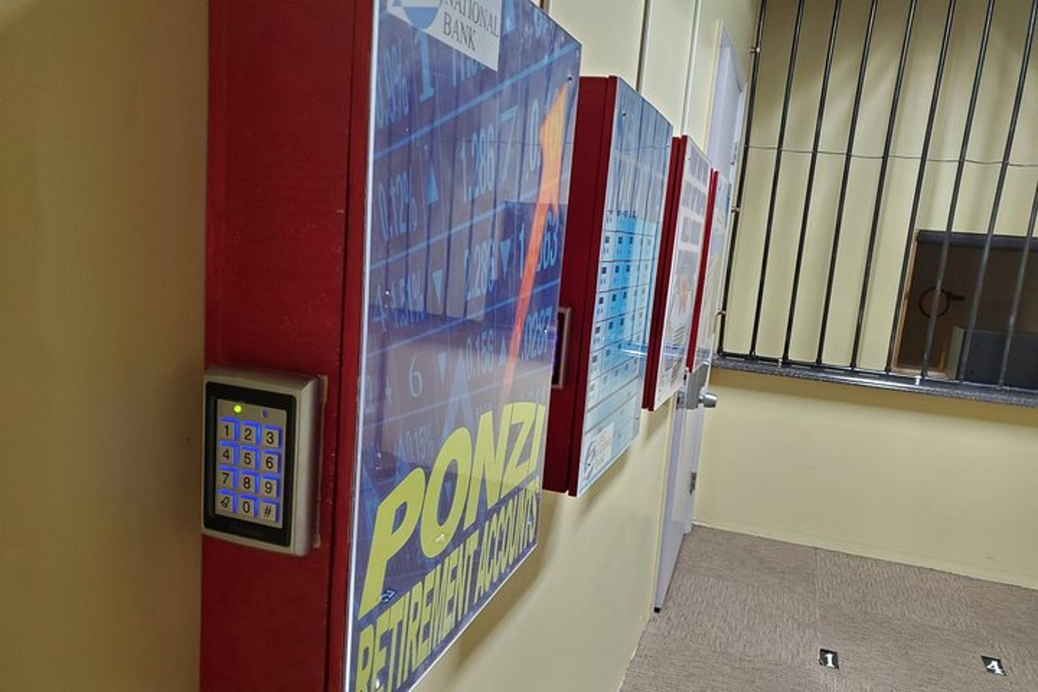 Palm Springs Bank Heist Escape Room - Image 6