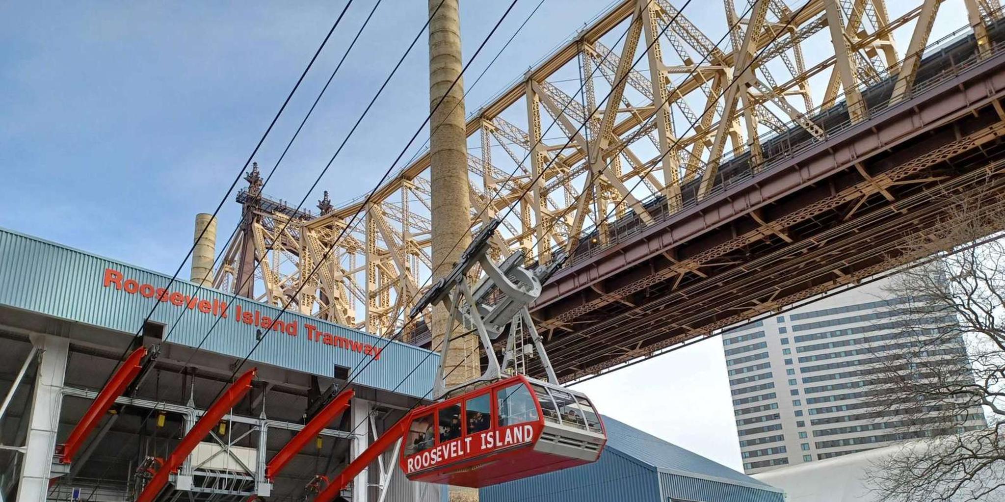 New York City Roosevelt Island Walking Tour with Tram Ride
