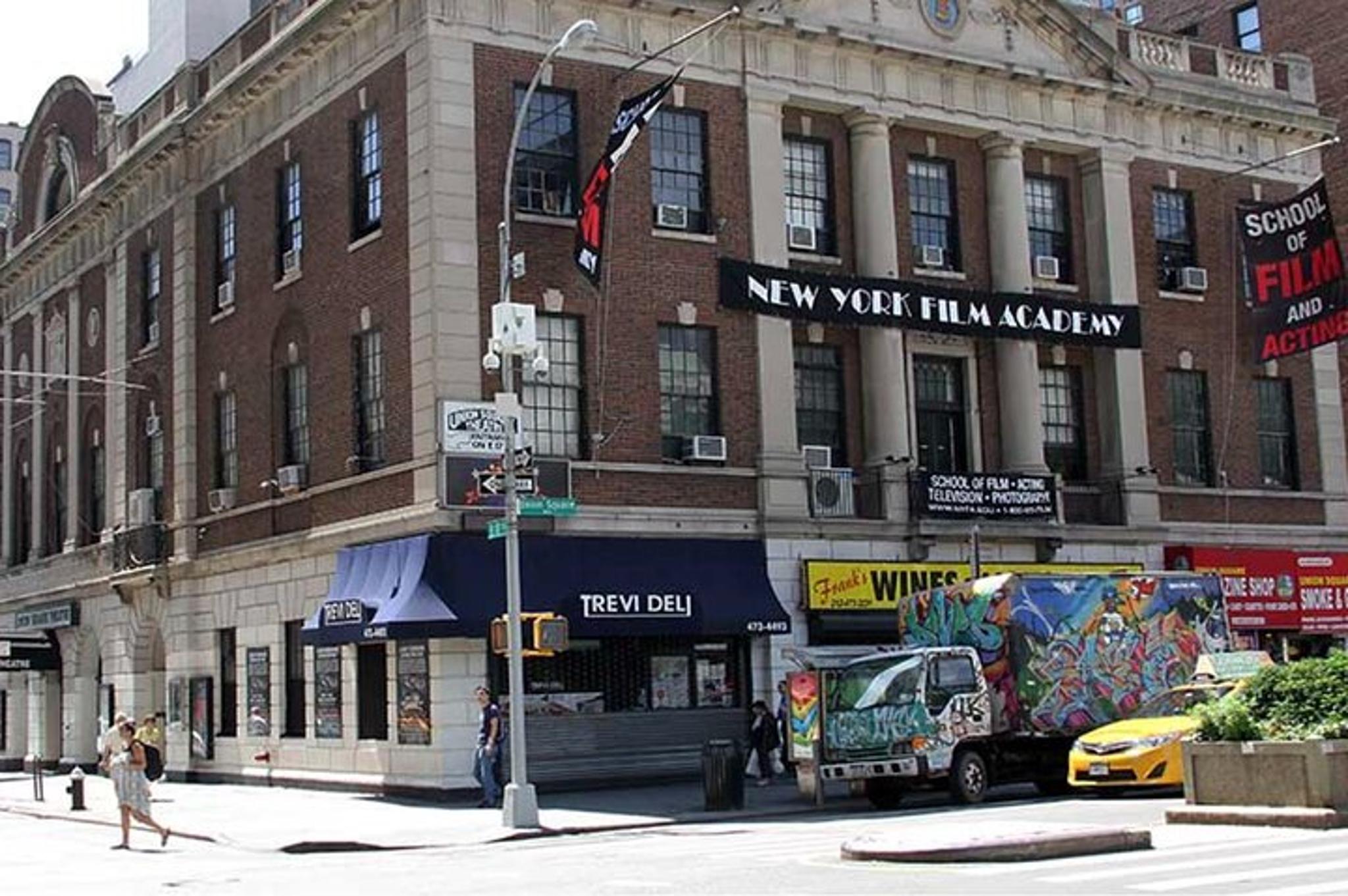 New York City Squares Walking Tour - Image 6