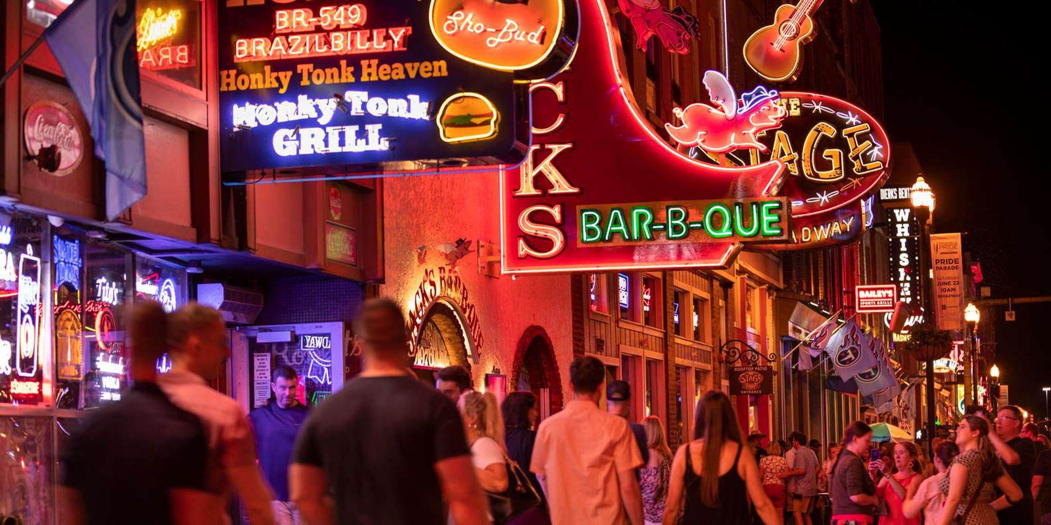 Nashville Music History and Moonshine Pub Crawl - Image 3