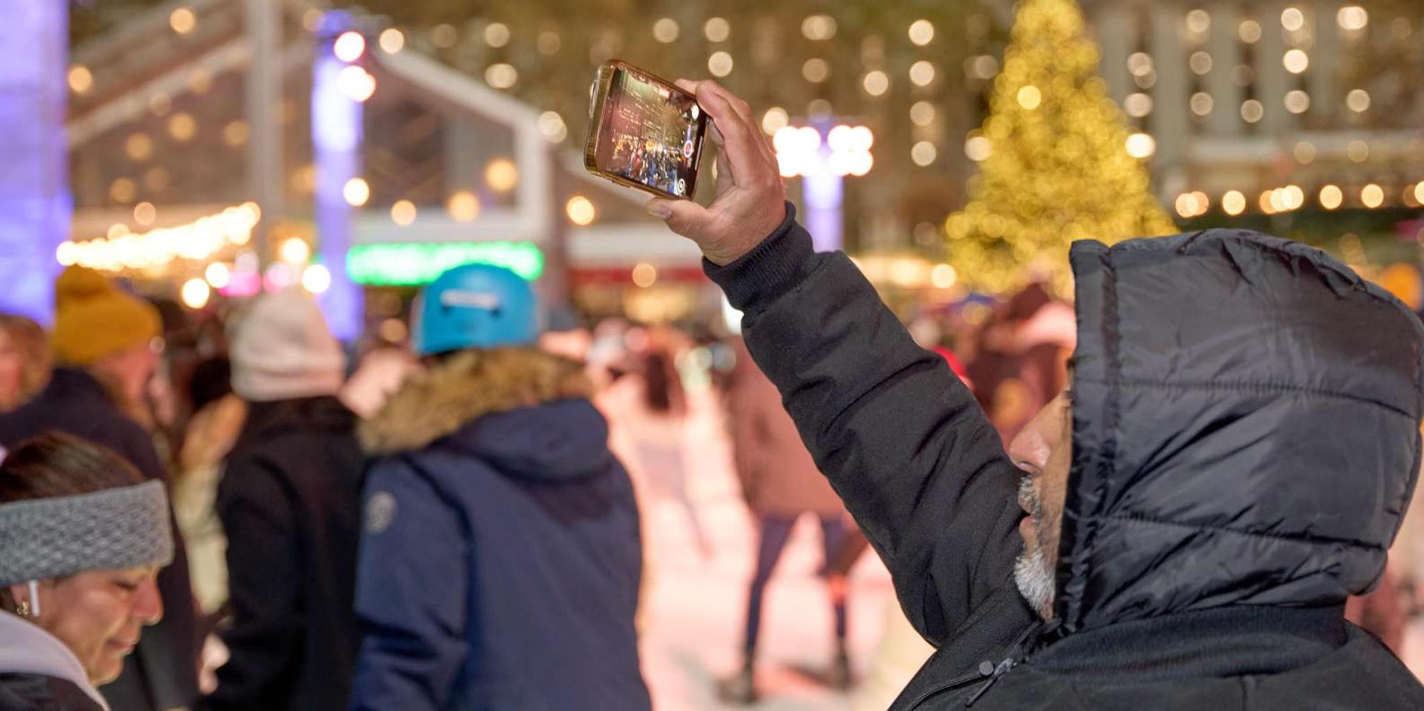 New York Holiday Lights and Movie Sites Tour - Image 2