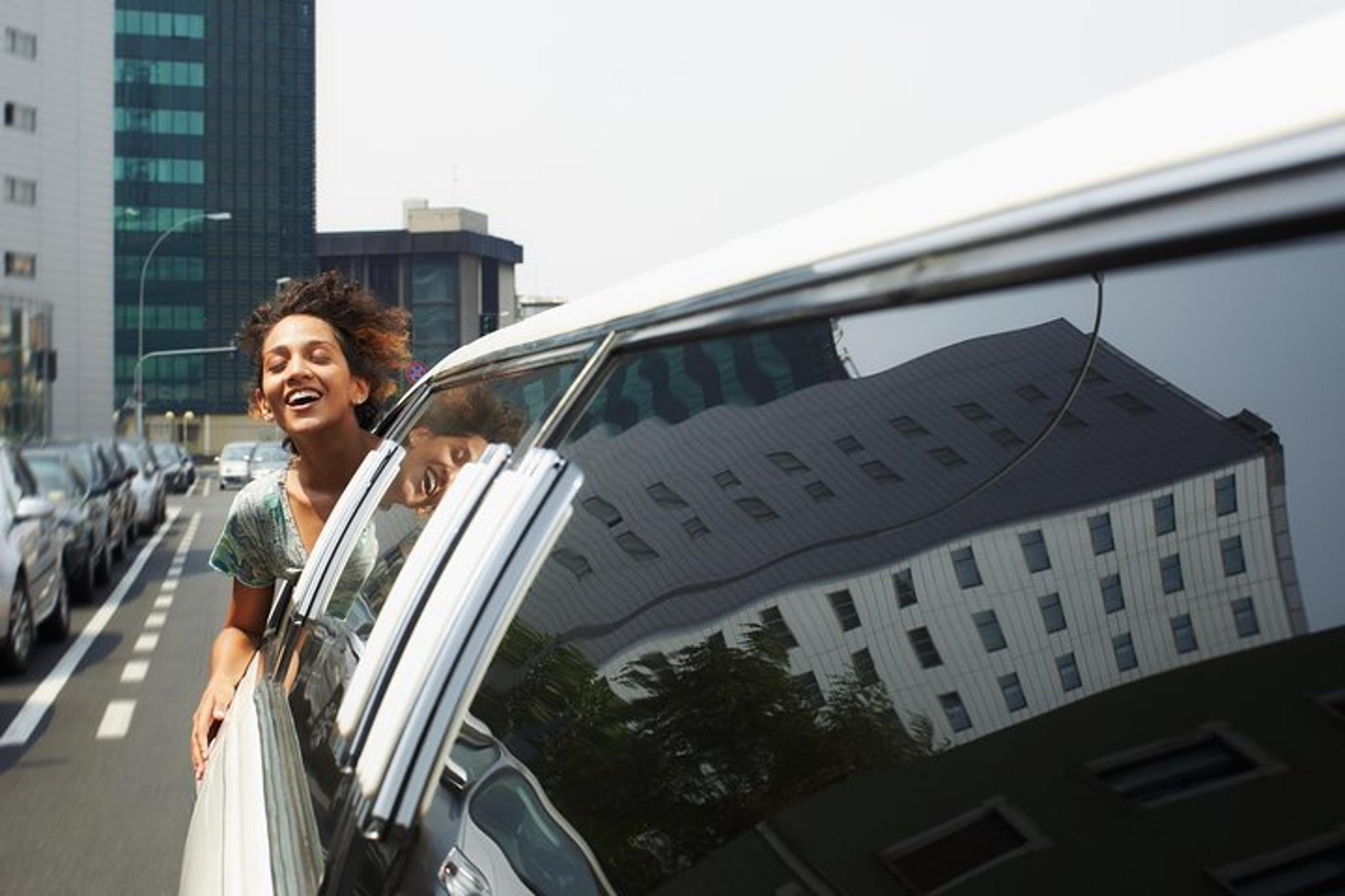 New York City Airport Transfer by Limousine or SUV - Image 4