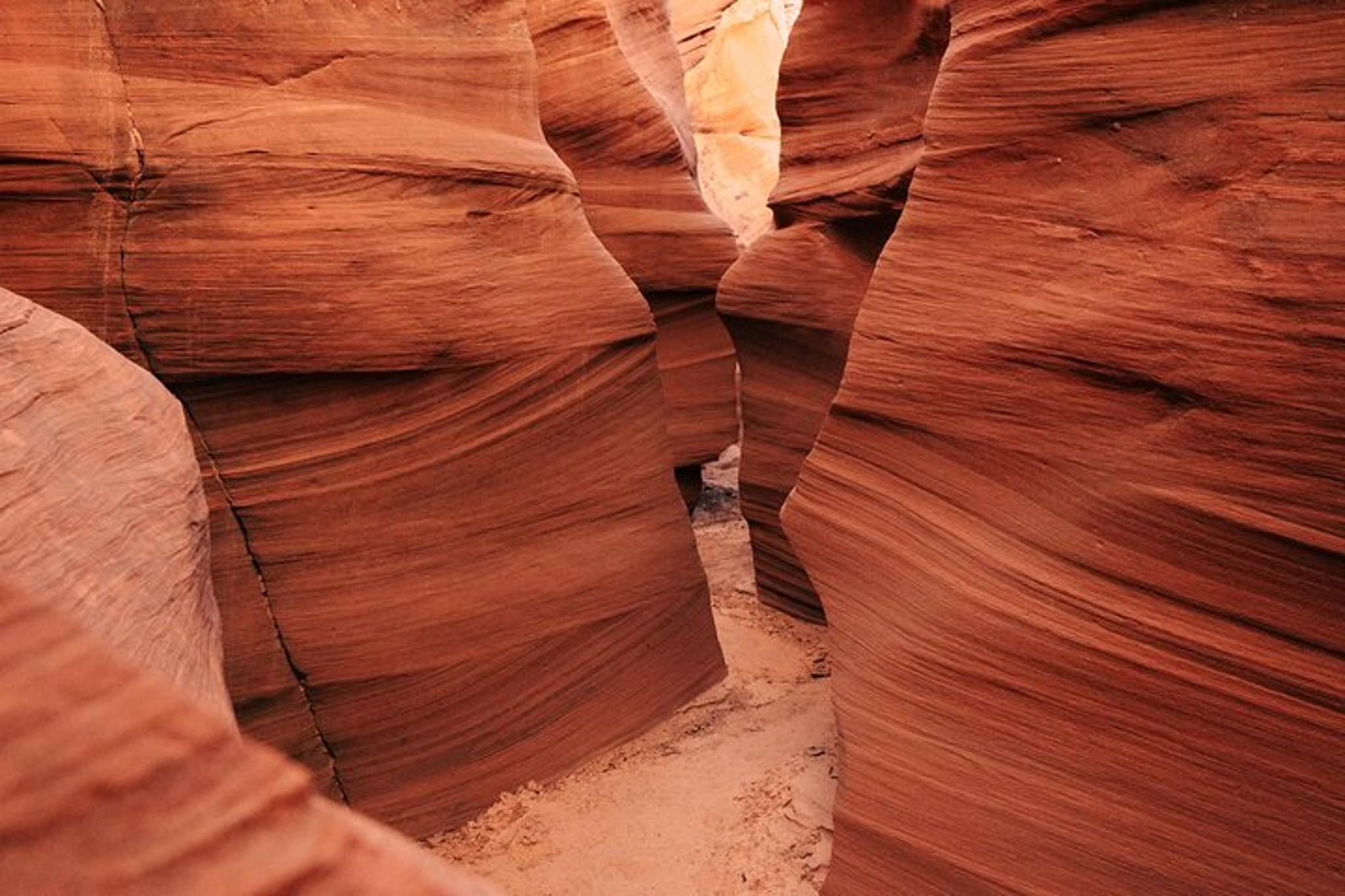 Waterhole Canyon Guided Tour 90 min - Image 4